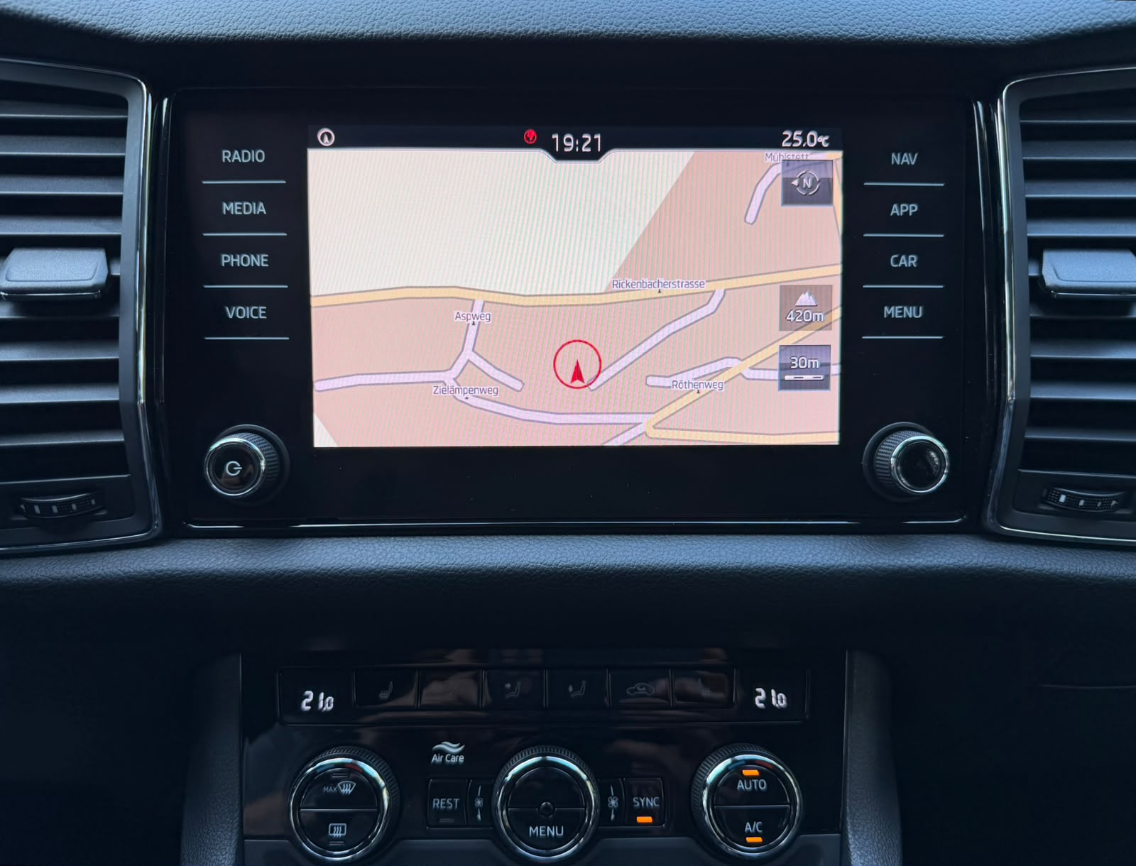 SKODA Kodiaq 2.0 TDI CR Ambition 4x4 DSG-image-22