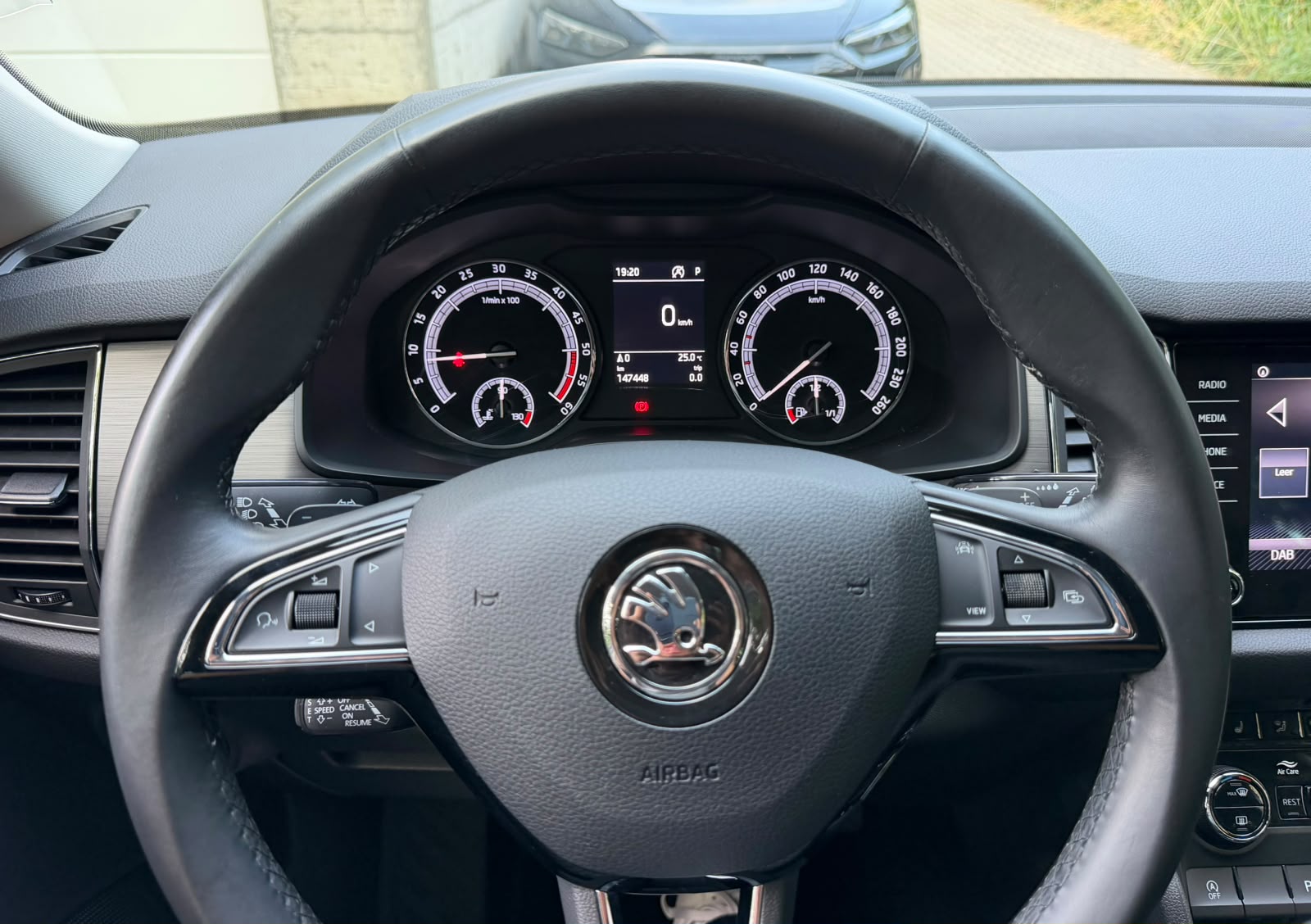 SKODA Kodiaq 2.0 TDI CR Ambition 4x4 DSG-image-27