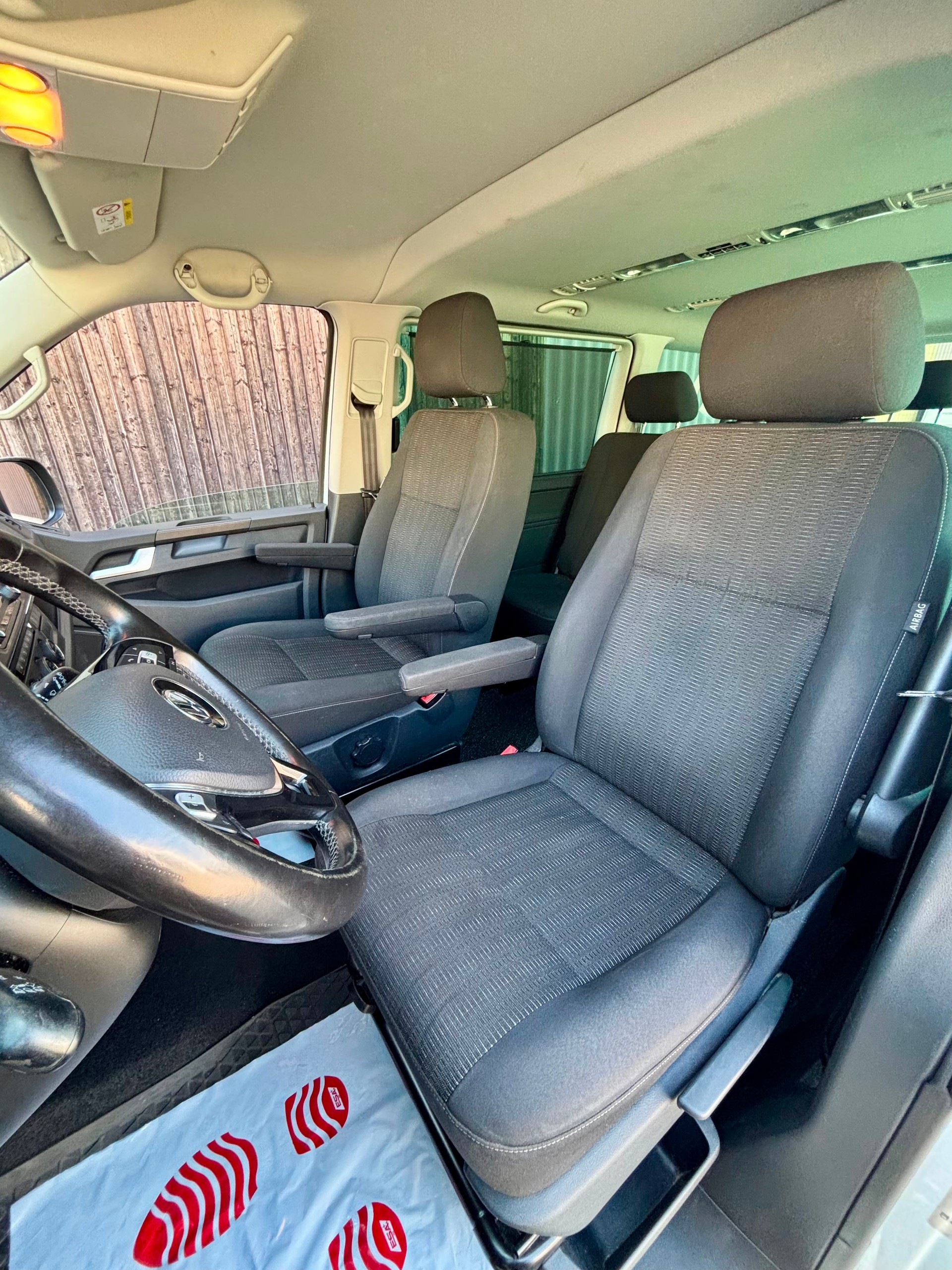 VW T6 Caravelle 2.0 Bi-TDI Comfortline 4Motion DSG-image-9