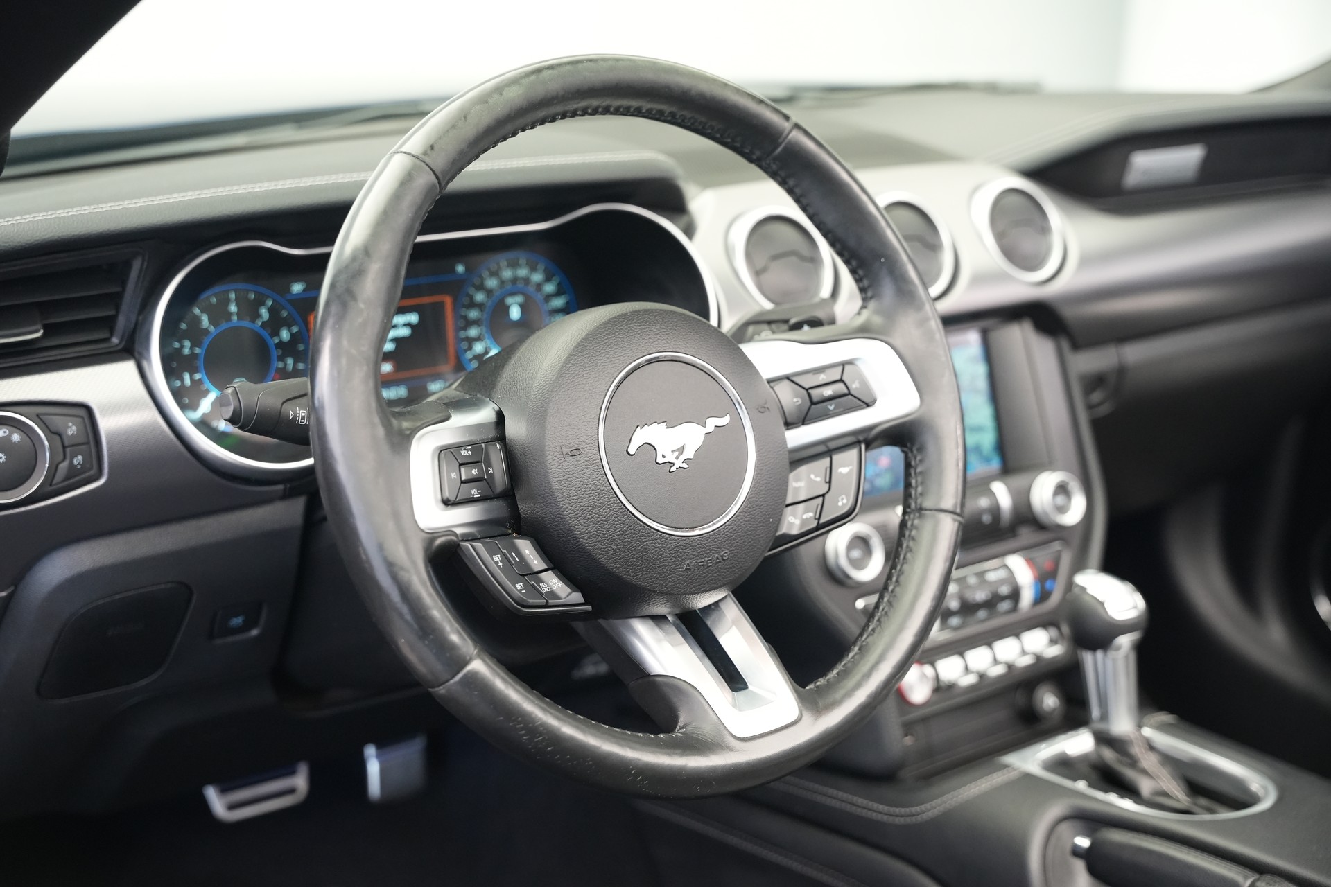 FORD Mustang Convertible 5.0 V8 GT Automat-image-21