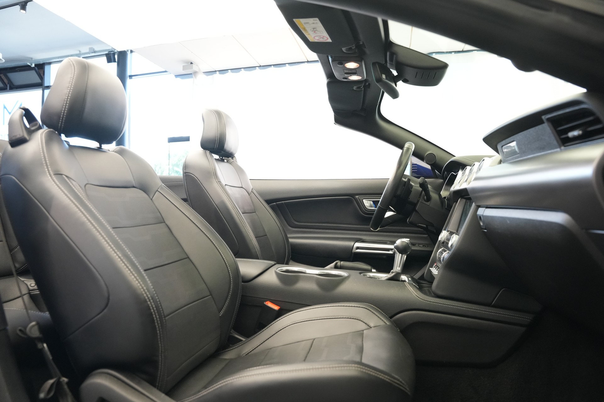 FORD Mustang Convertible 5.0 V8 GT Automat-image-17