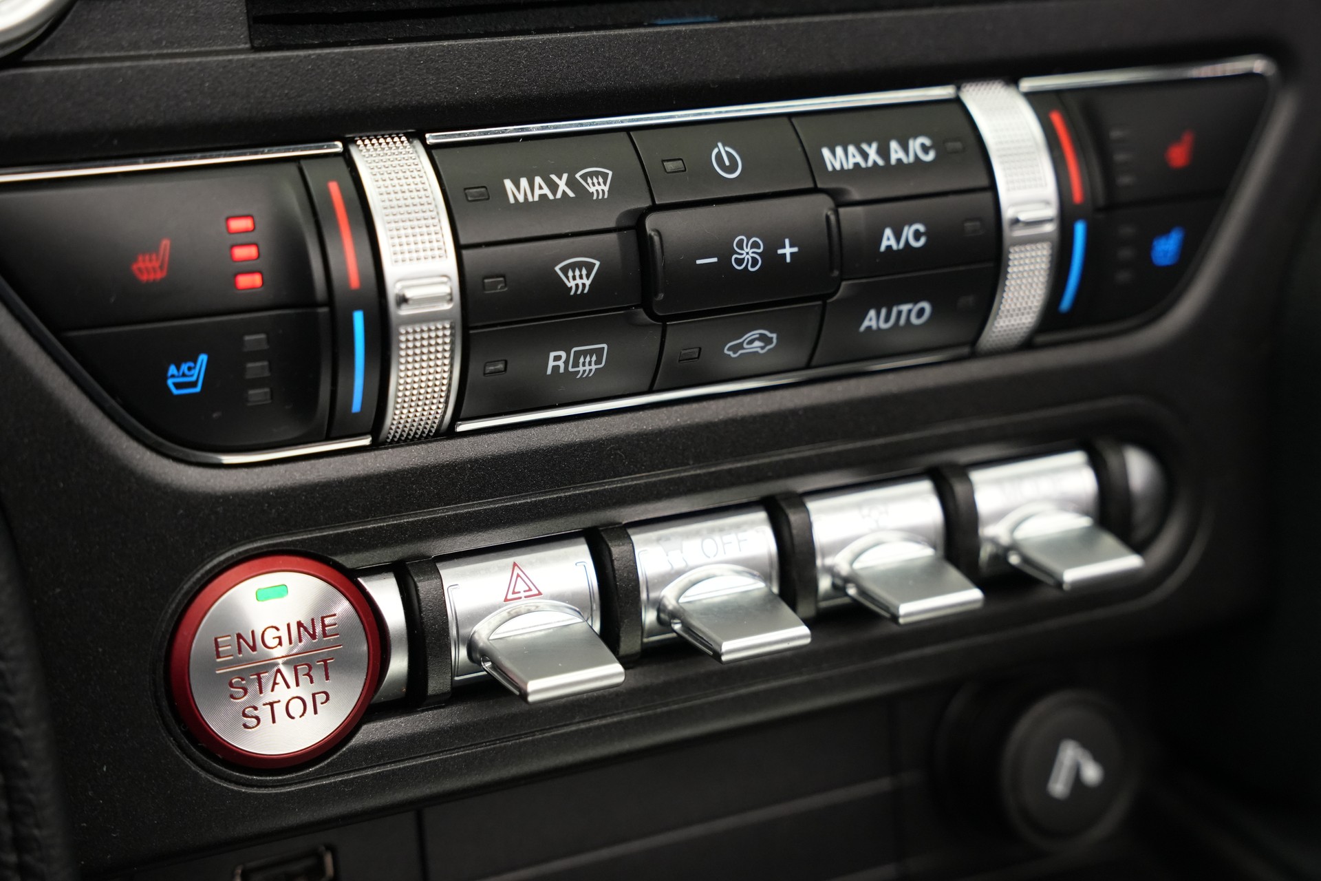 FORD Mustang Convertible 5.0 V8 GT Automat-image-29