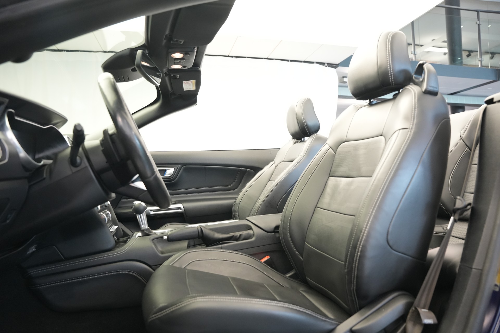 FORD Mustang Convertible 5.0 V8 GT Automat-image-14
