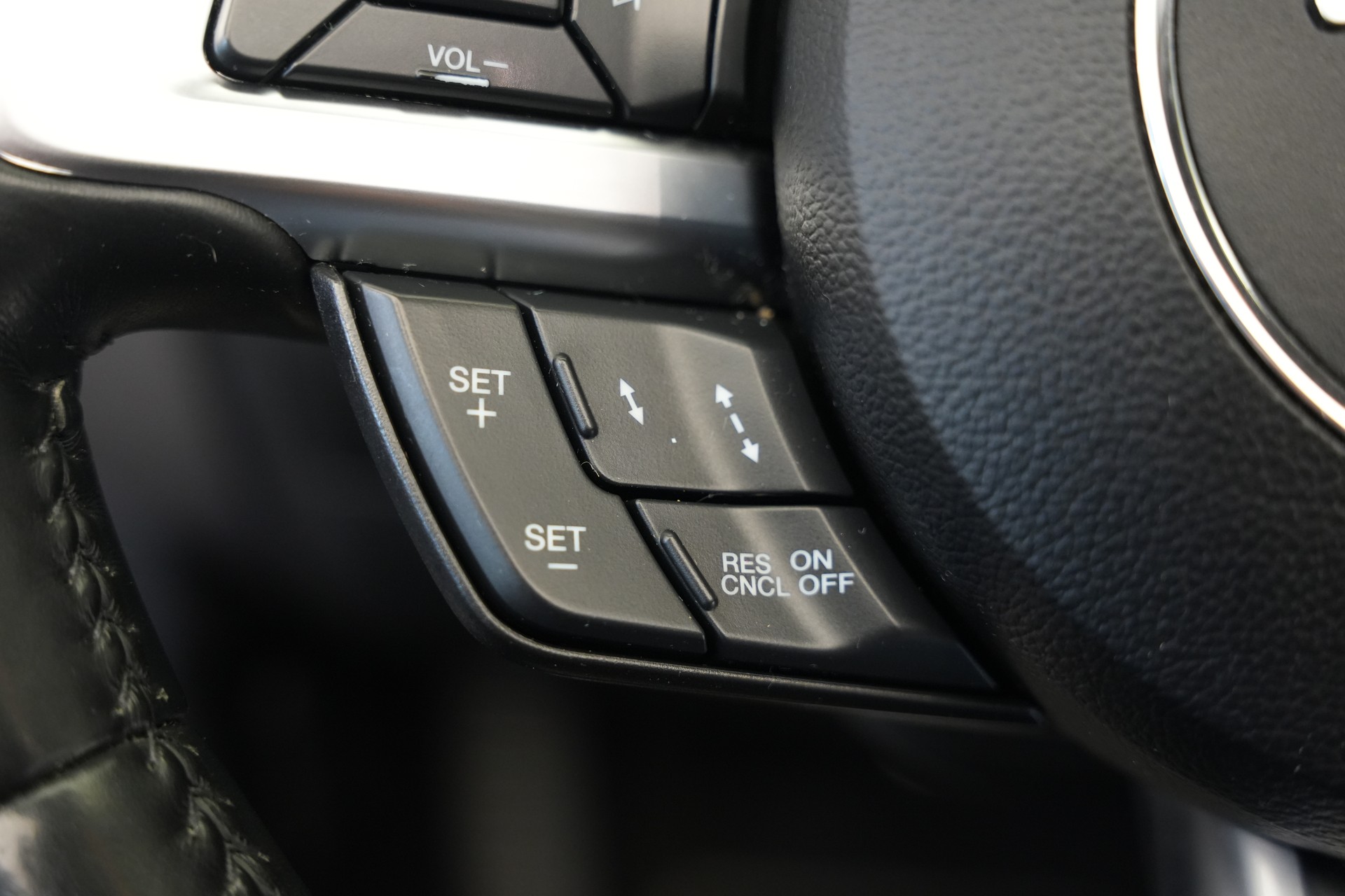 FORD Mustang Convertible 5.0 V8 GT Automat-image-23