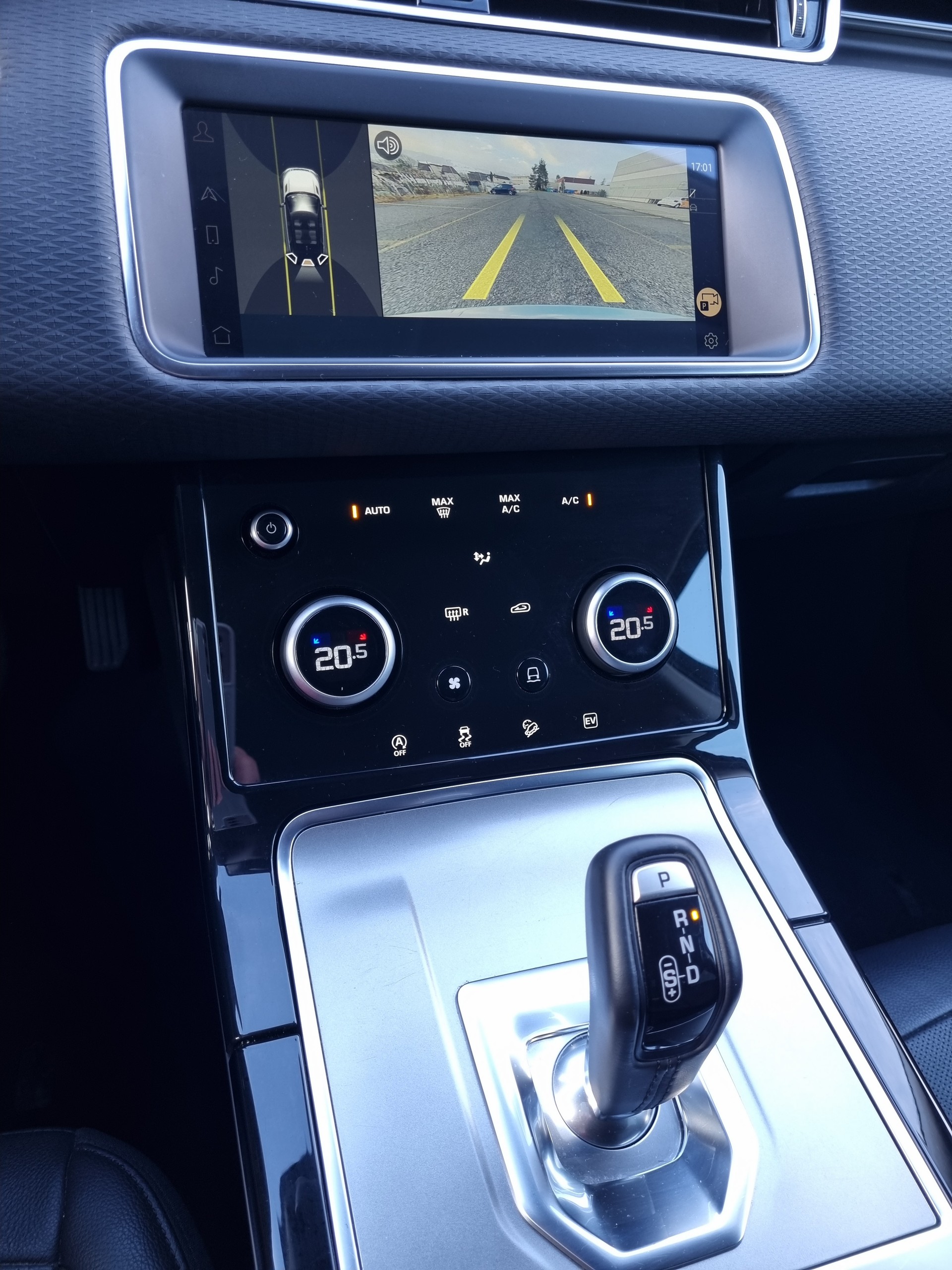 LAND ROVER Range Rover Evoque P 300e SE AT8-image-8
