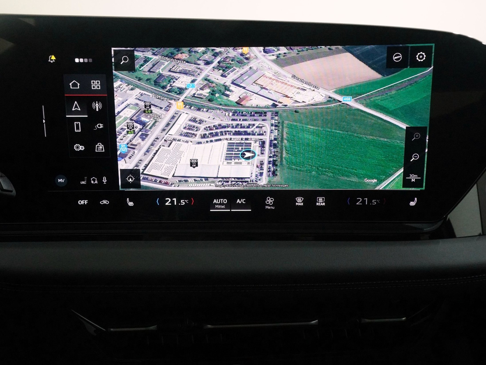 AUDI A6 e-tron Avant quattro S line-image-17