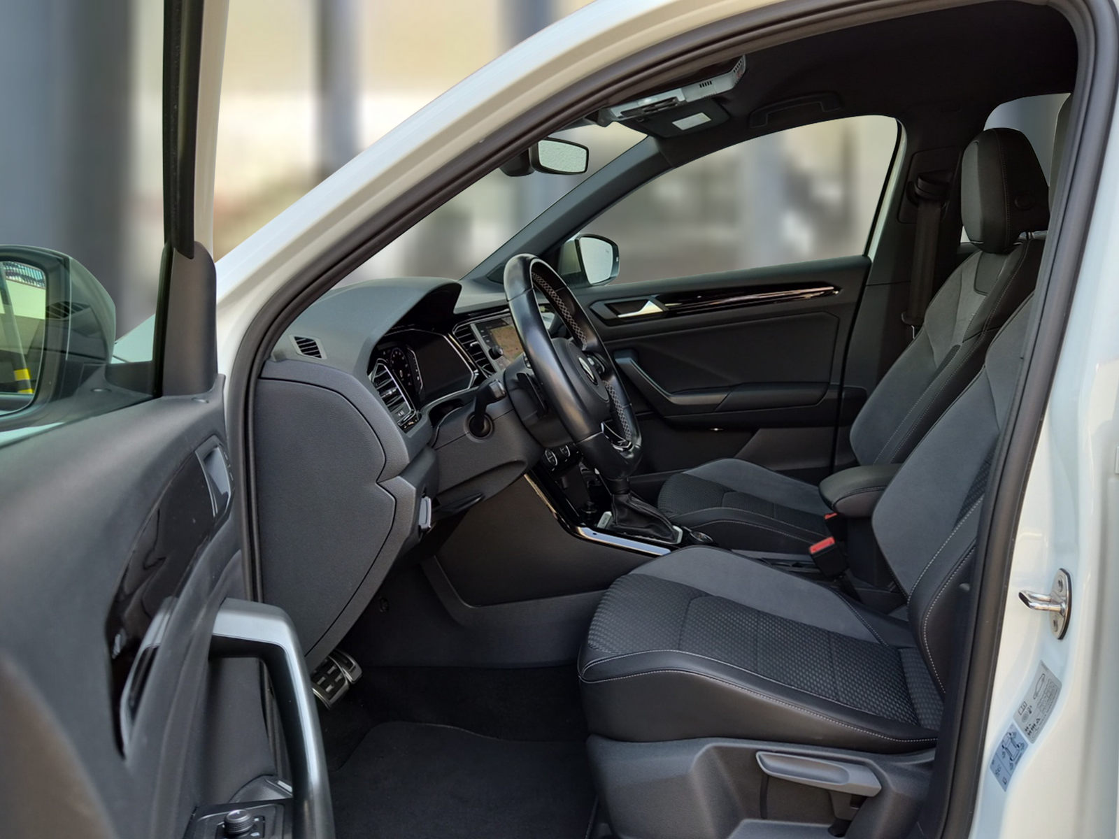 VW T-Roc 2.0 TSI R DSG 4Motion Pure Wihte uni-image-8