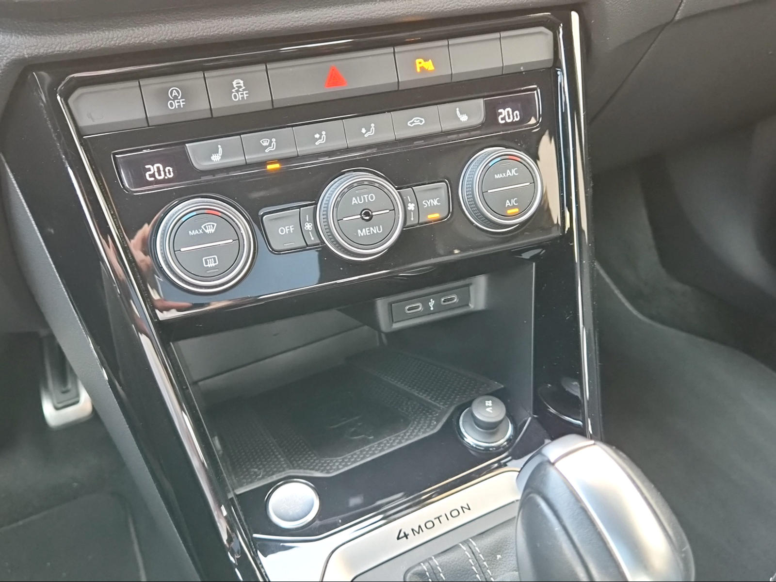 VW T-Roc 2.0 TSI R DSG 4Motion Pure Wihte uni-image-15
