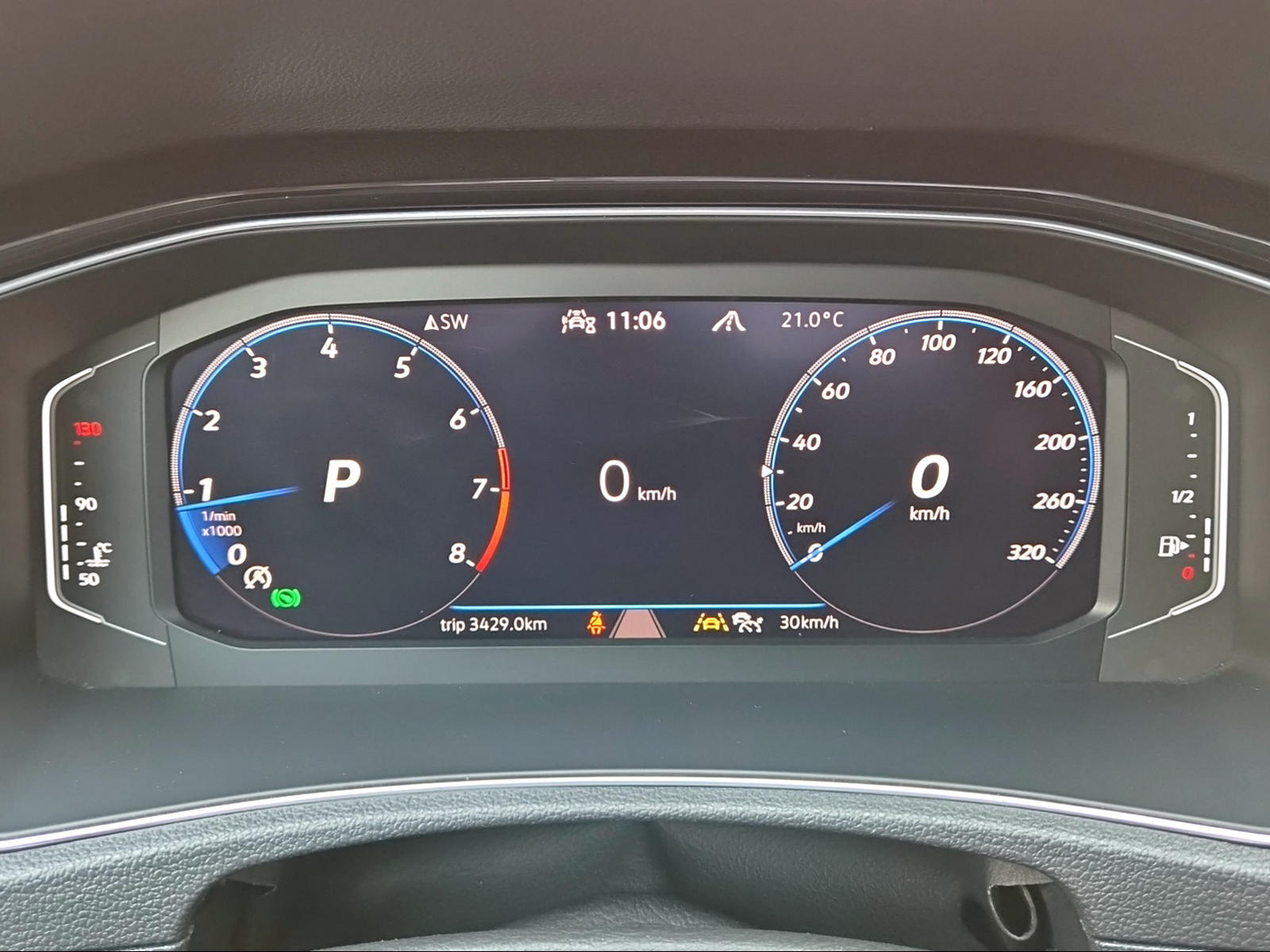 VW T-Roc 2.0 TSI R DSG 4Motion Pure Wihte uni-image-11