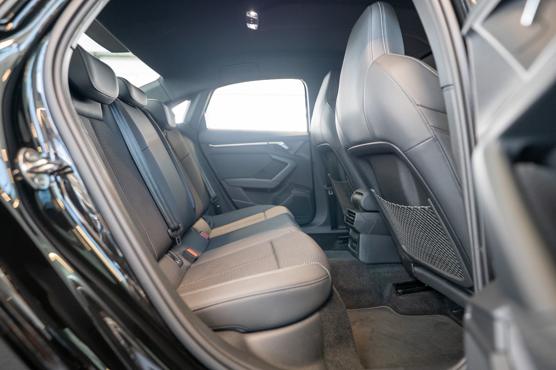 AUDI S3 Limousine 2.0 TFSI quattro S-Tronic / Virtual Cockpit / Abstand-tempomat / Sitzheizung-image-13