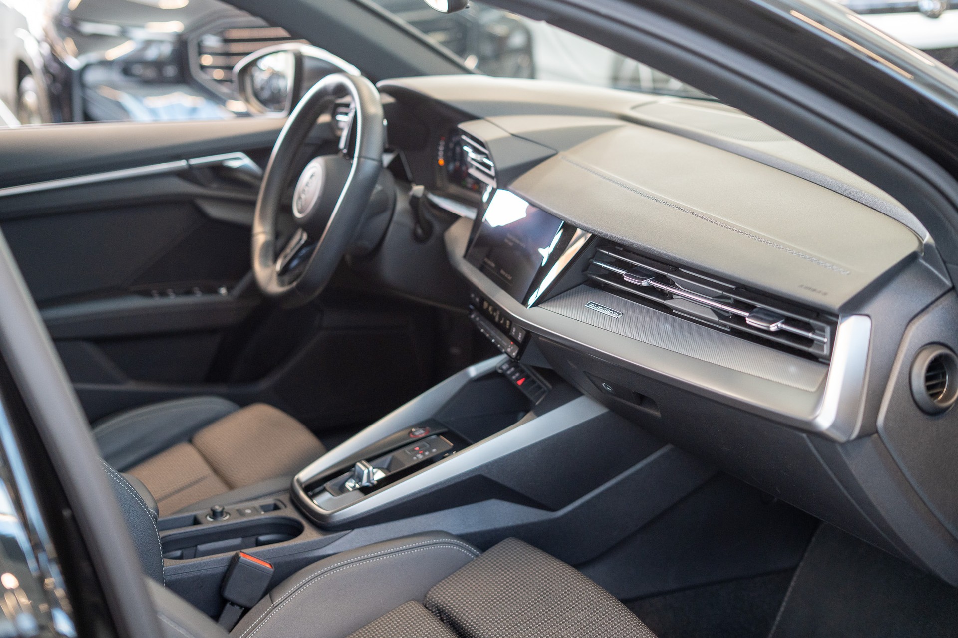 AUDI S3 Limousine 2.0 TFSI quattro S-Tronic / Virtual Cockpit / Abstand-tempomat / Sitzheizung-image-15