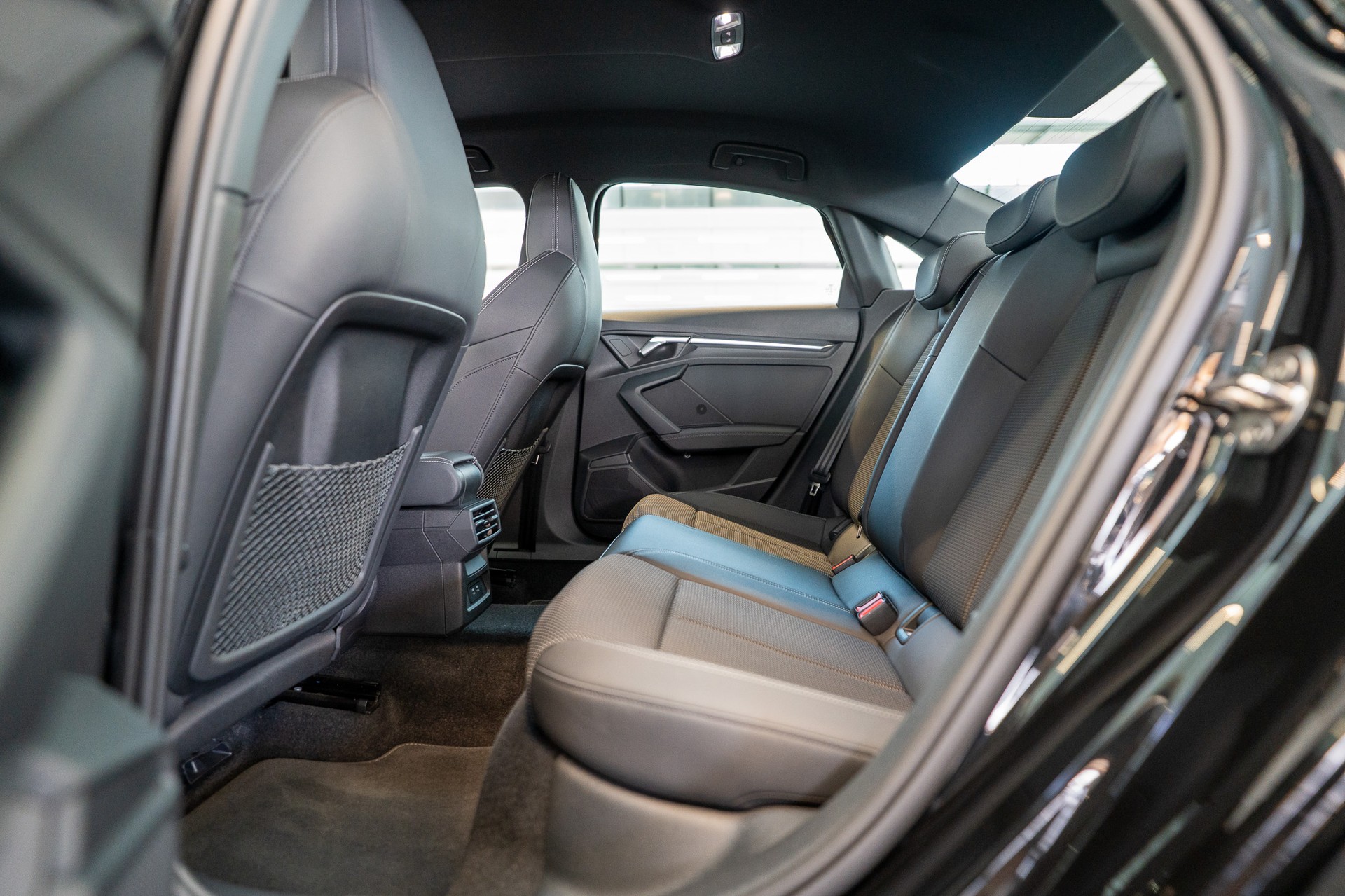 AUDI S3 Limousine 2.0 TFSI quattro S-Tronic / Virtual Cockpit / Abstand-tempomat / Sitzheizung-image-12