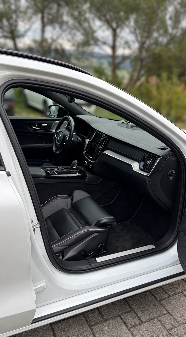 VOLVO 2.0 T8 TE Polestar eAWD-image-11