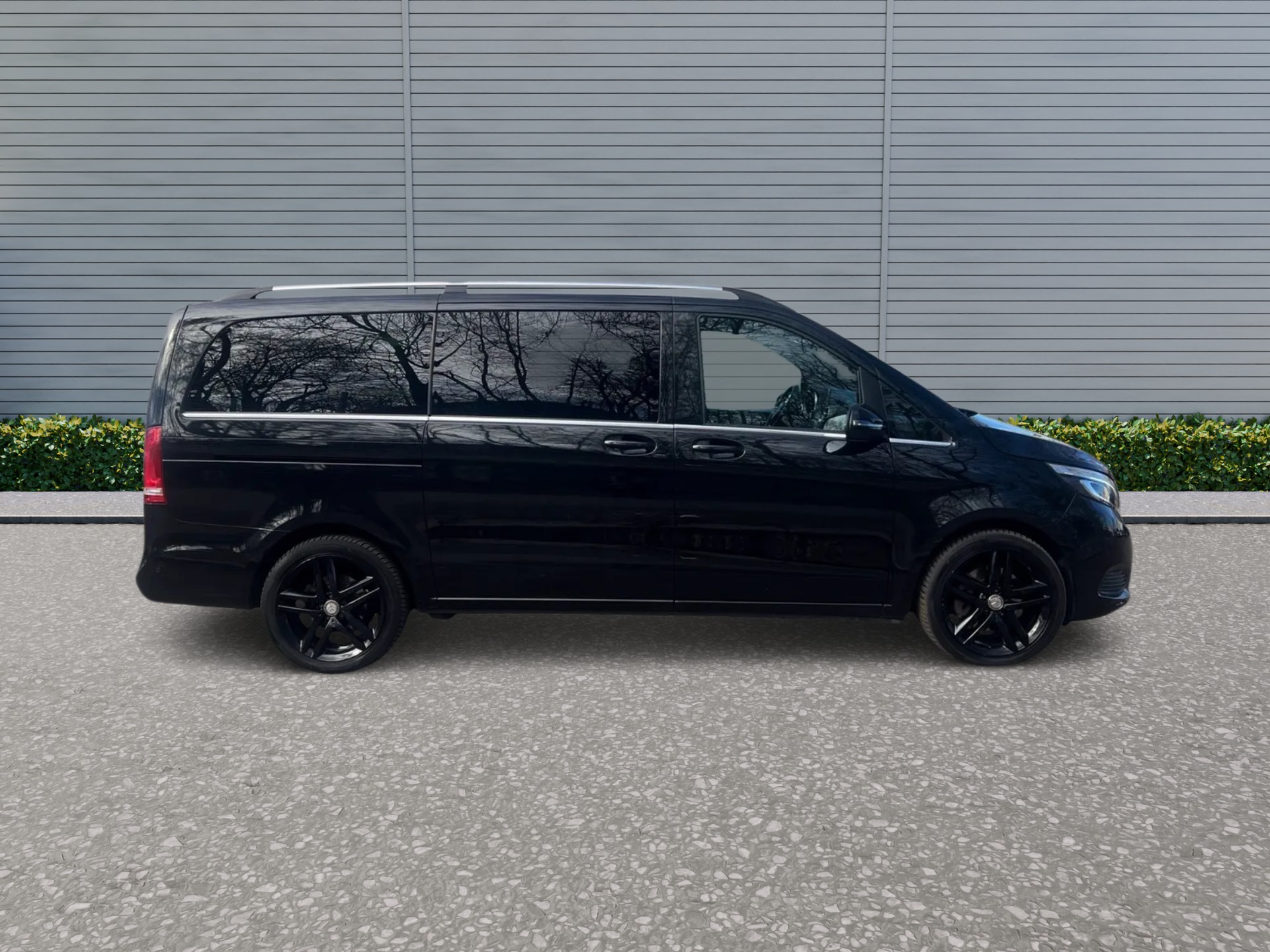 MERCEDES-BENZ V 250 d Avantgarde lang 7G-Tronic-image-2