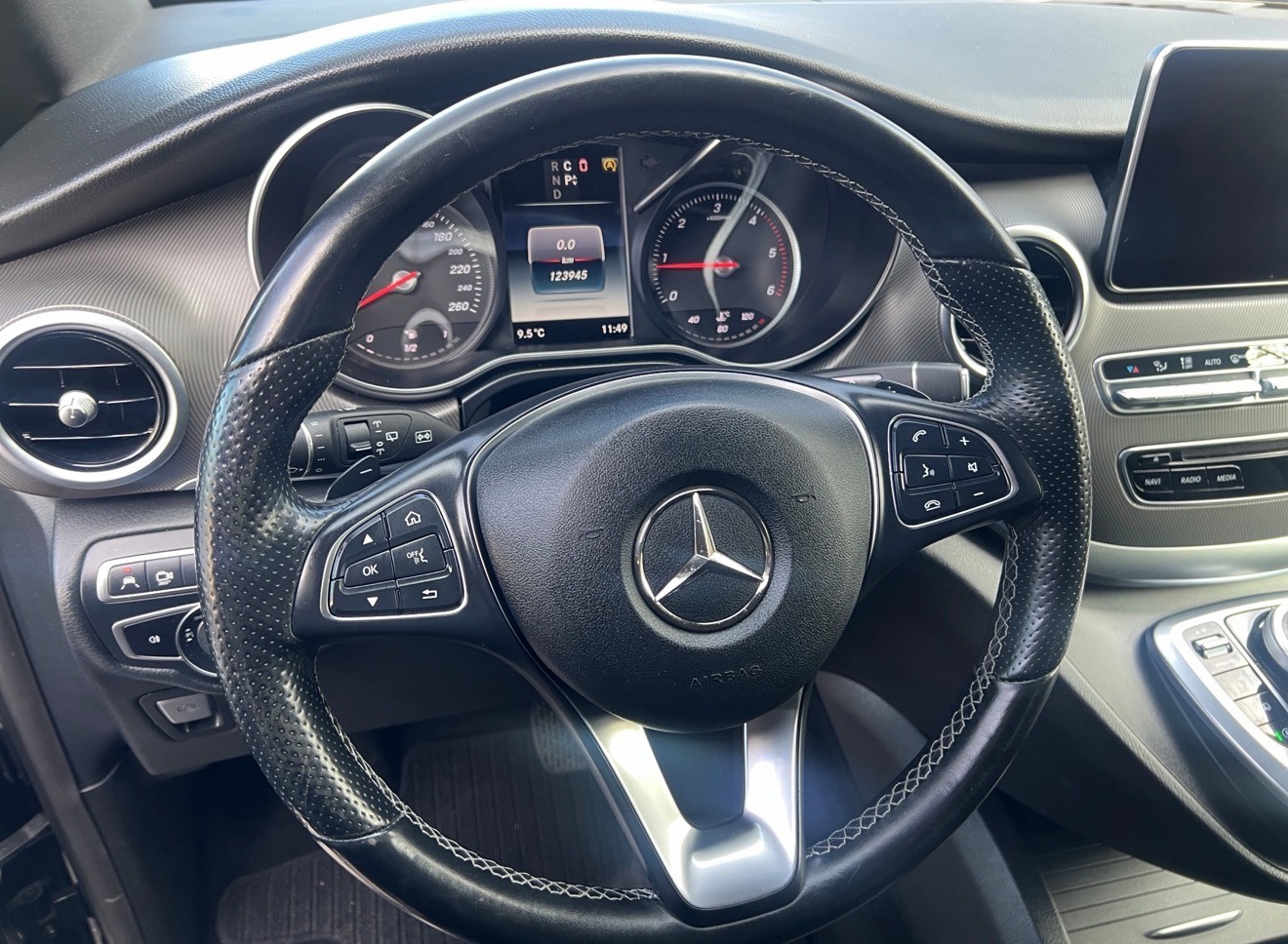 MERCEDES-BENZ V 250 d Avantgarde lang 7G-Tronic-image-9