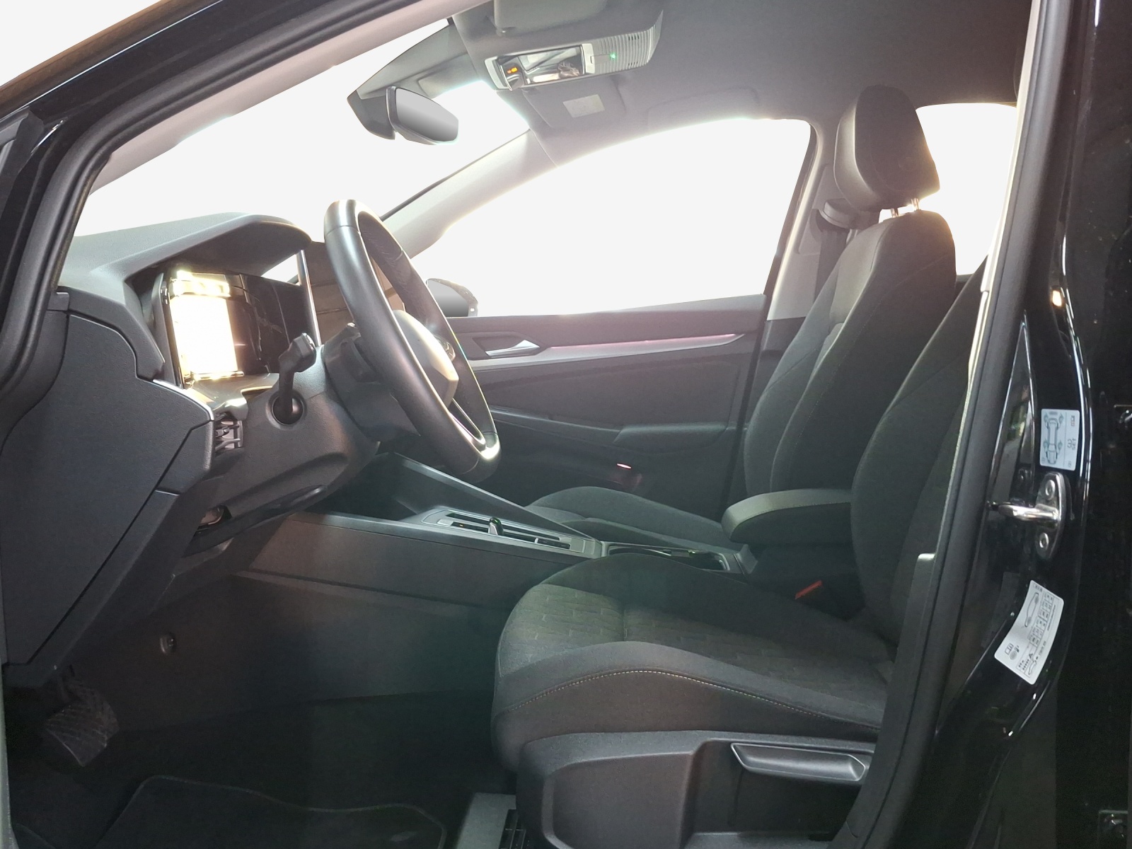 VW Golf 1.5 e TSI mHEV Life DSG-image-7