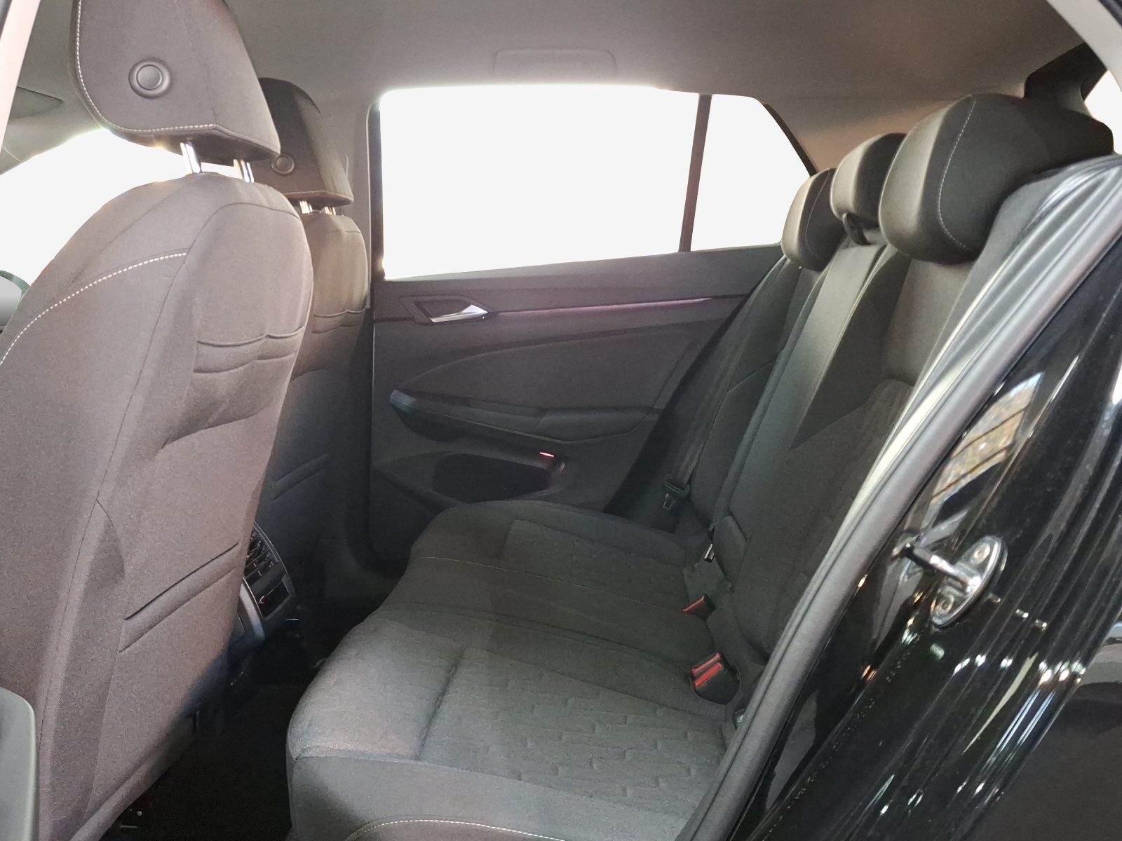 VW Golf 1.5 e TSI mHEV Life DSG-image-11