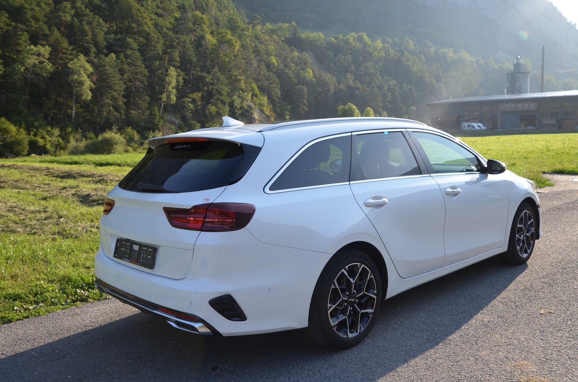 KIA Ceed Sportswagon 1.5 T-GDi MHEV GT Line DCT-image-1