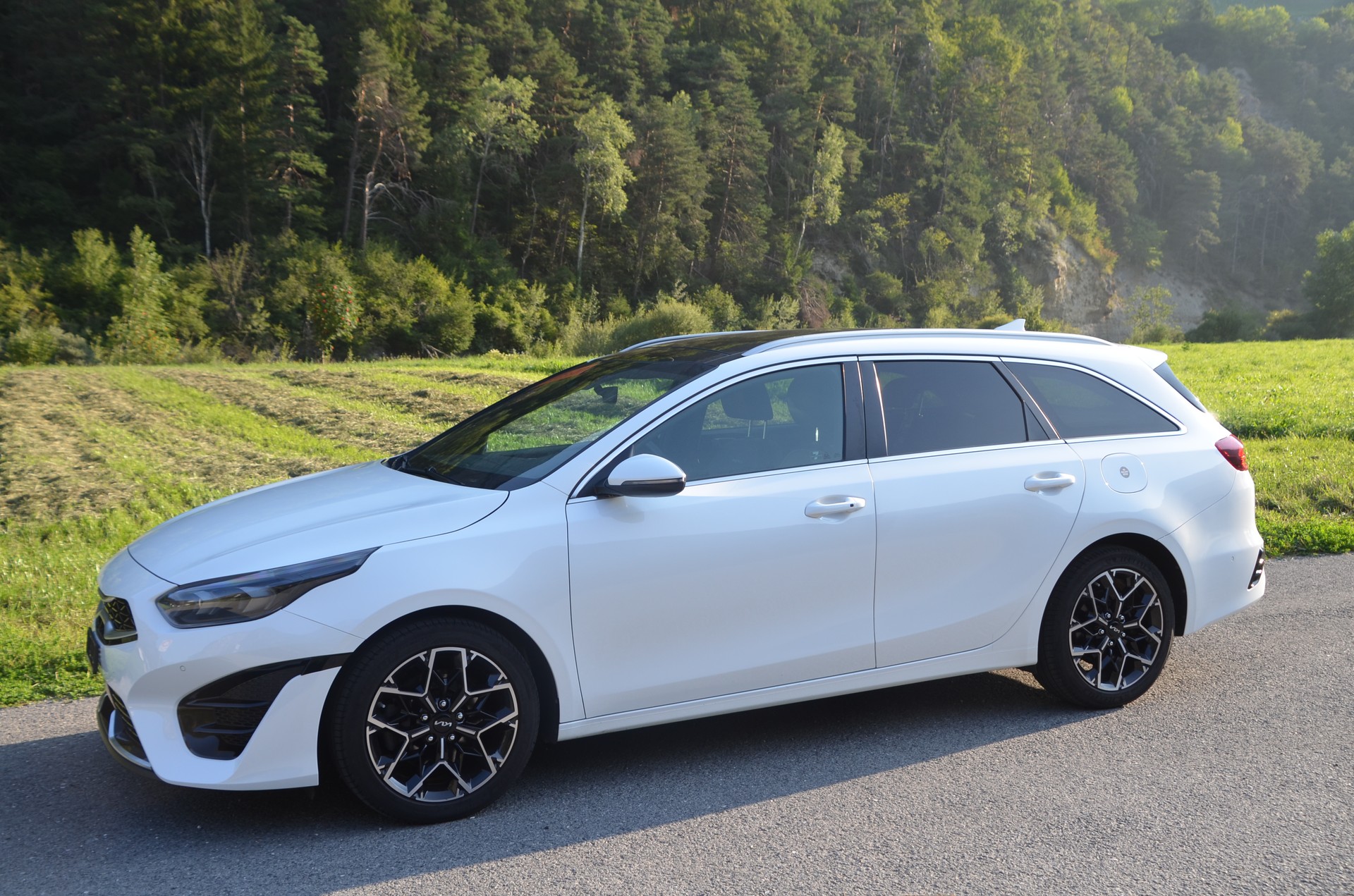 KIA Ceed Sportswagon 1.5 T-GDi MHEV GT Line DCT-image-5