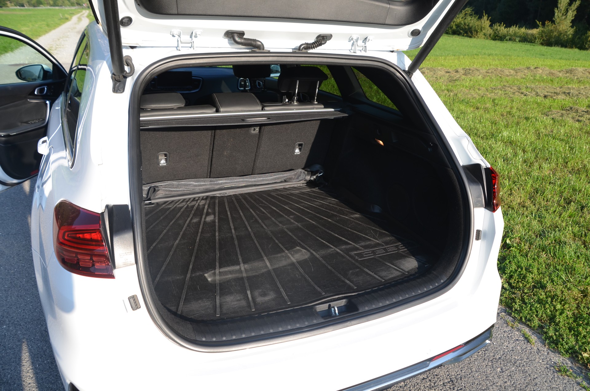 KIA Ceed Sportswagon 1.5 T-GDi MHEV GT Line DCT-image-7