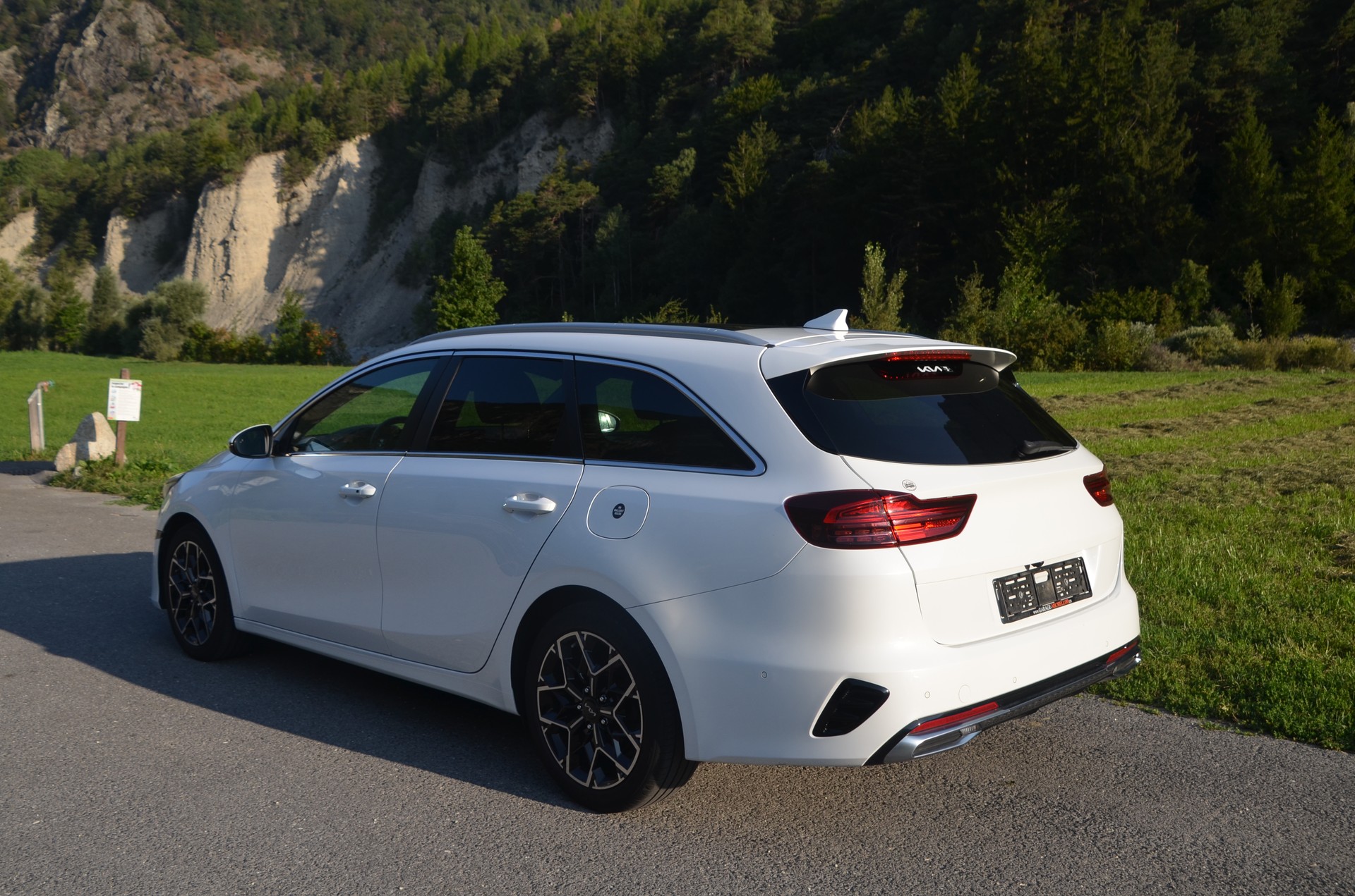 KIA Ceed Sportswagon 1.5 T-GDi MHEV GT Line DCT-image-6