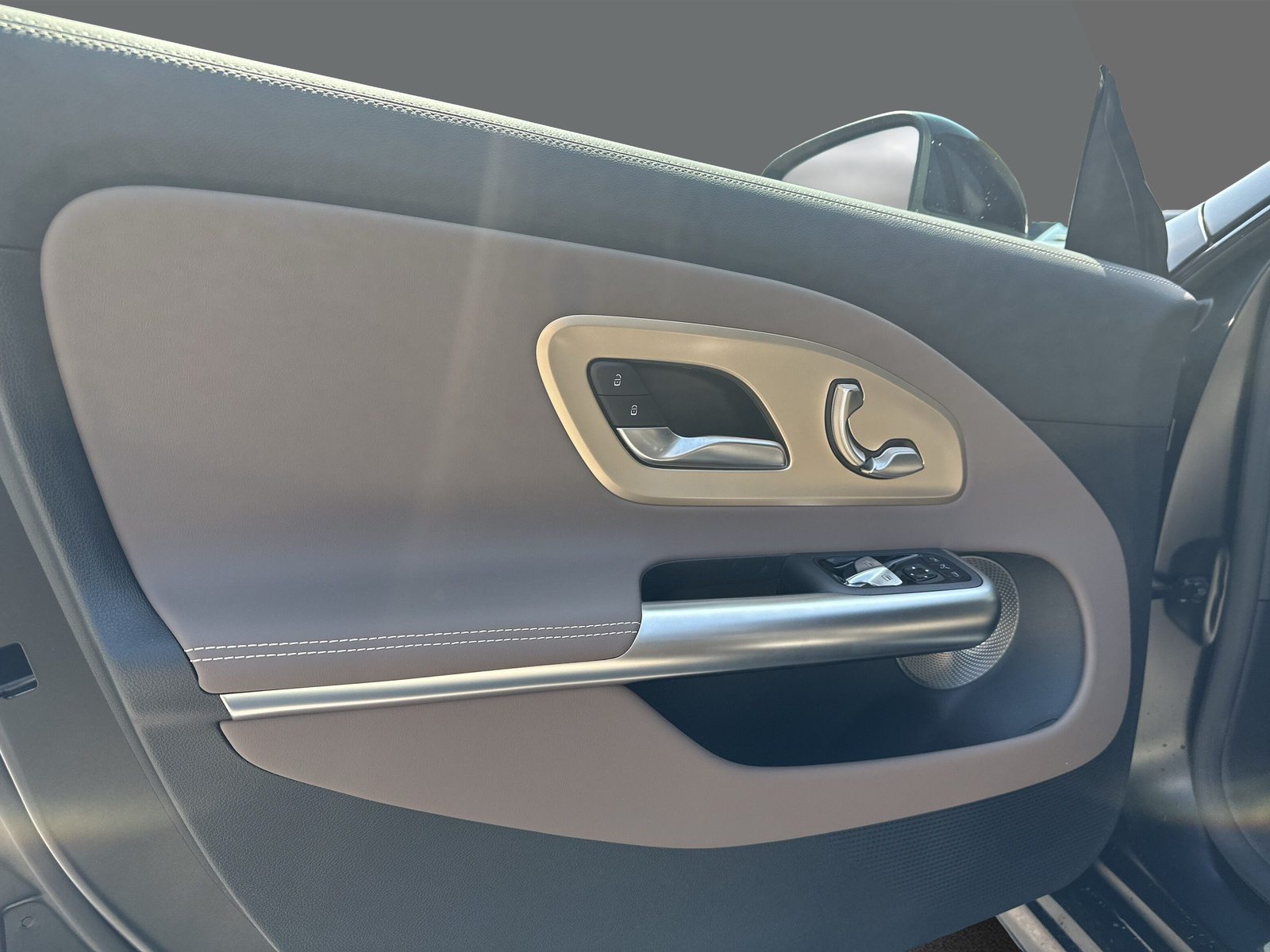 MERCEDES-BENZ CLA 350 4 Matic **Edition** 85 kWh EQ-image-11