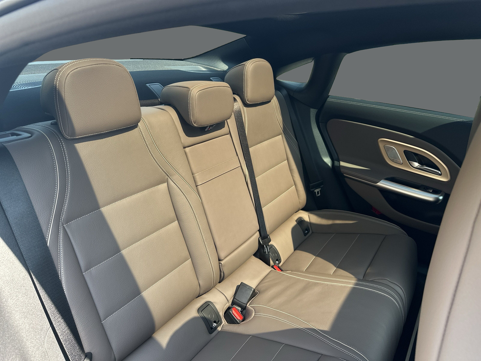 MERCEDES-BENZ CLA 350 4 Matic **Edition** 85 kWh EQ-image-18