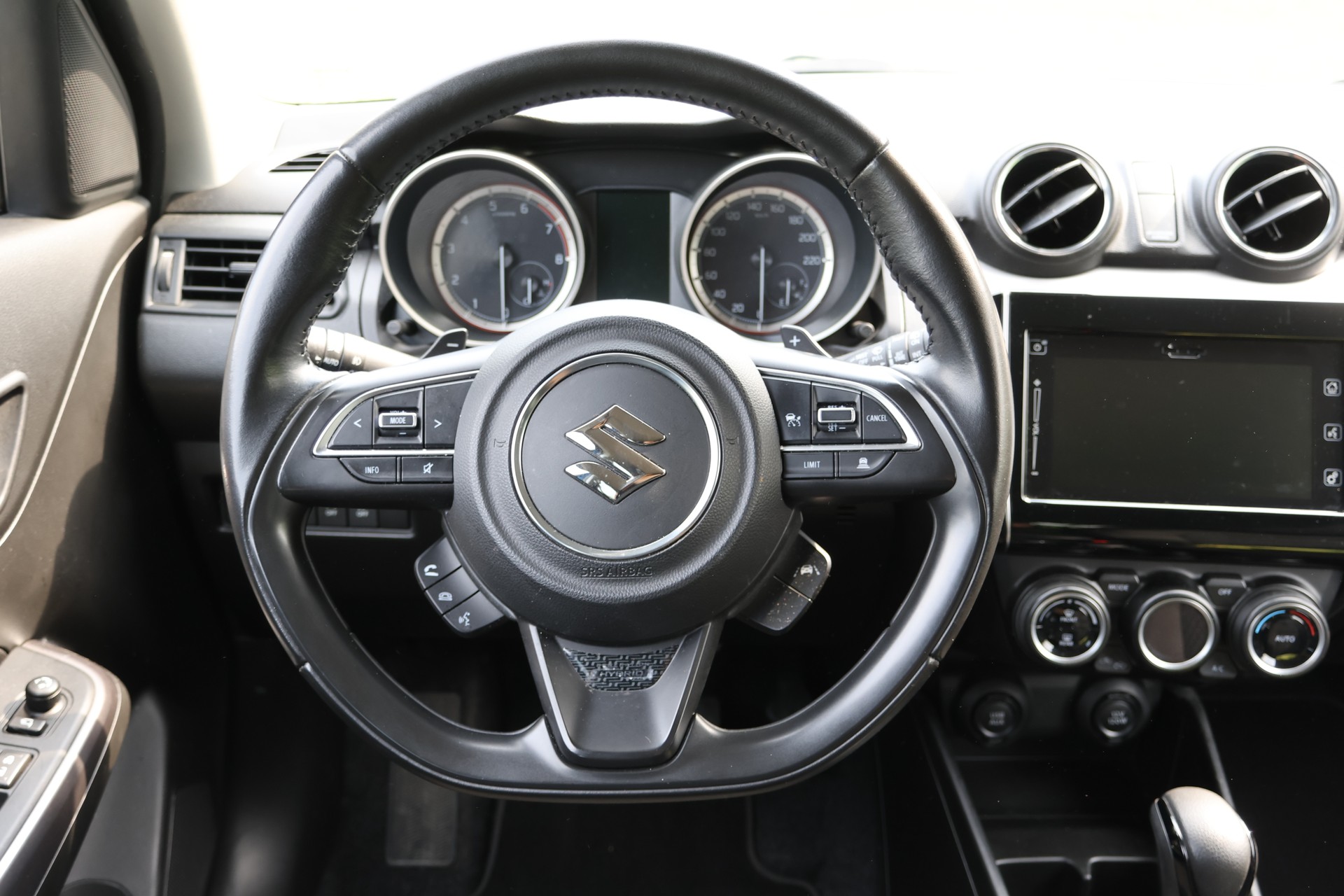 SUZUKI Swift 1.2 Generation Top Hybrid-image-5