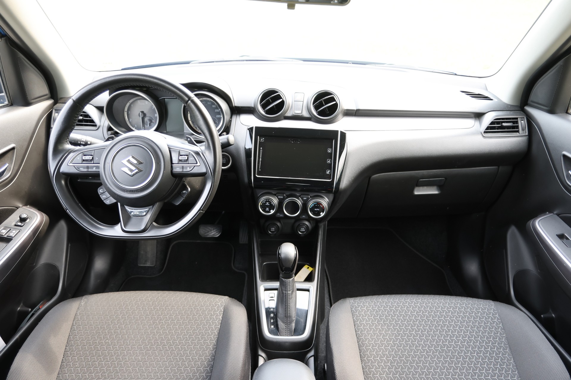 SUZUKI Swift 1.2 Generation Top Hybrid-image-3