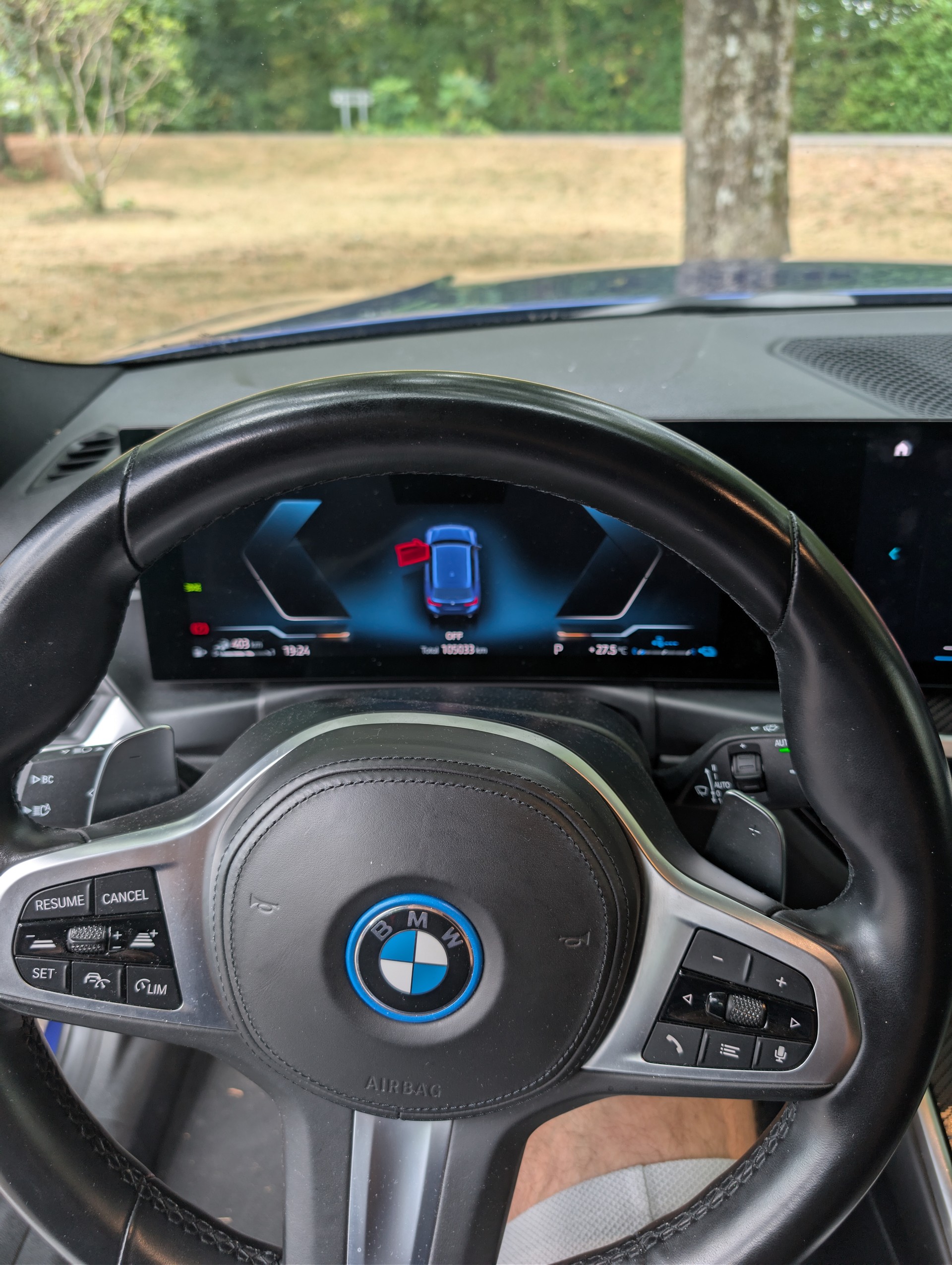 BMW 330e-image-4