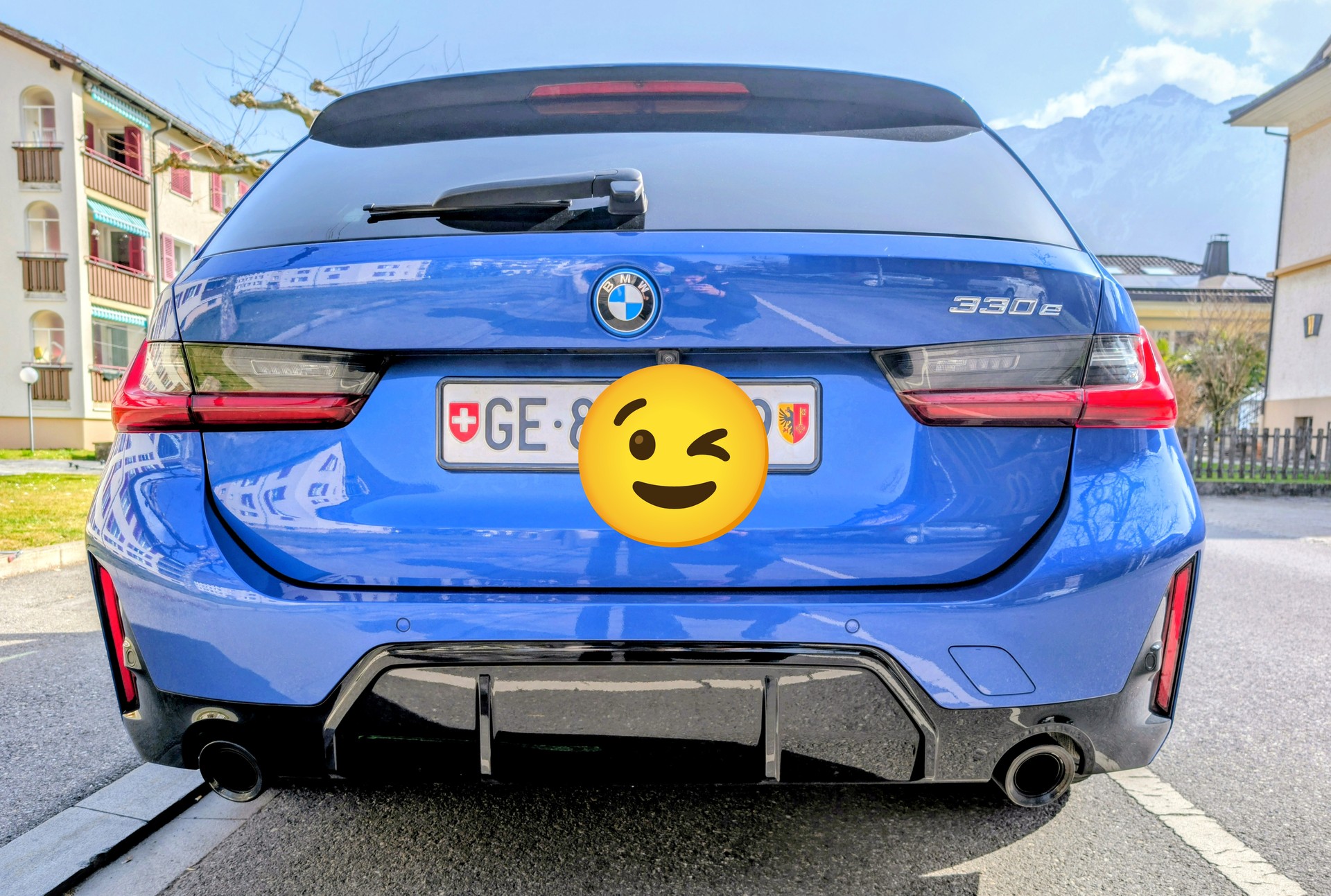 BMW 330e-image-1