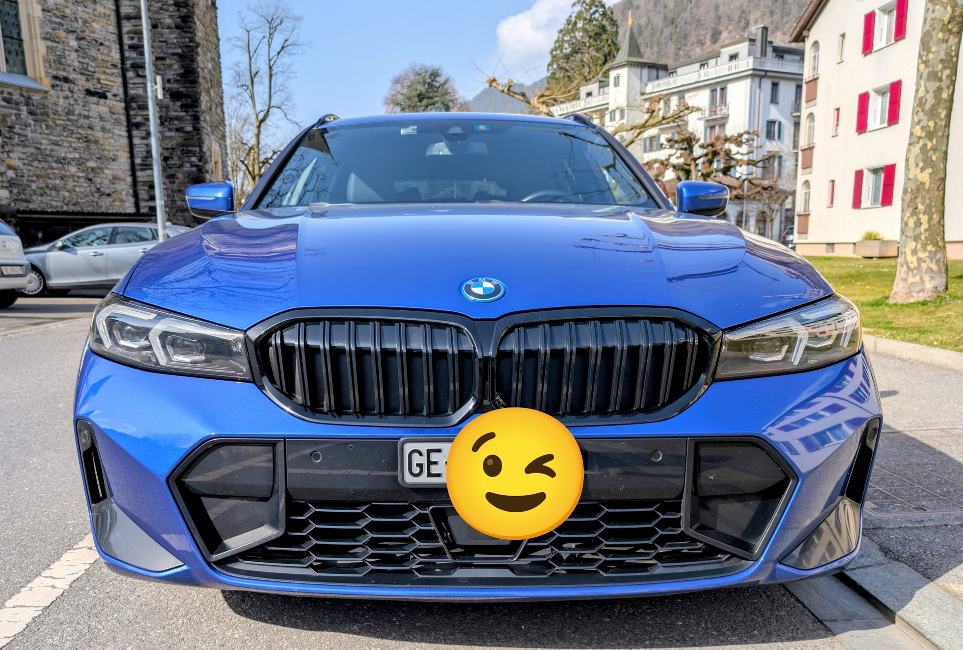 BMW 330e-image-0
