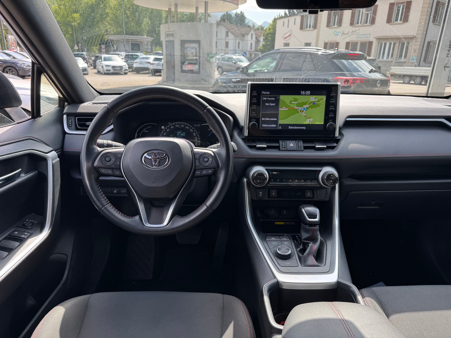 TOYOTA RAV-4 2.5 PHEV Trend e-CVT 4WD-image-12