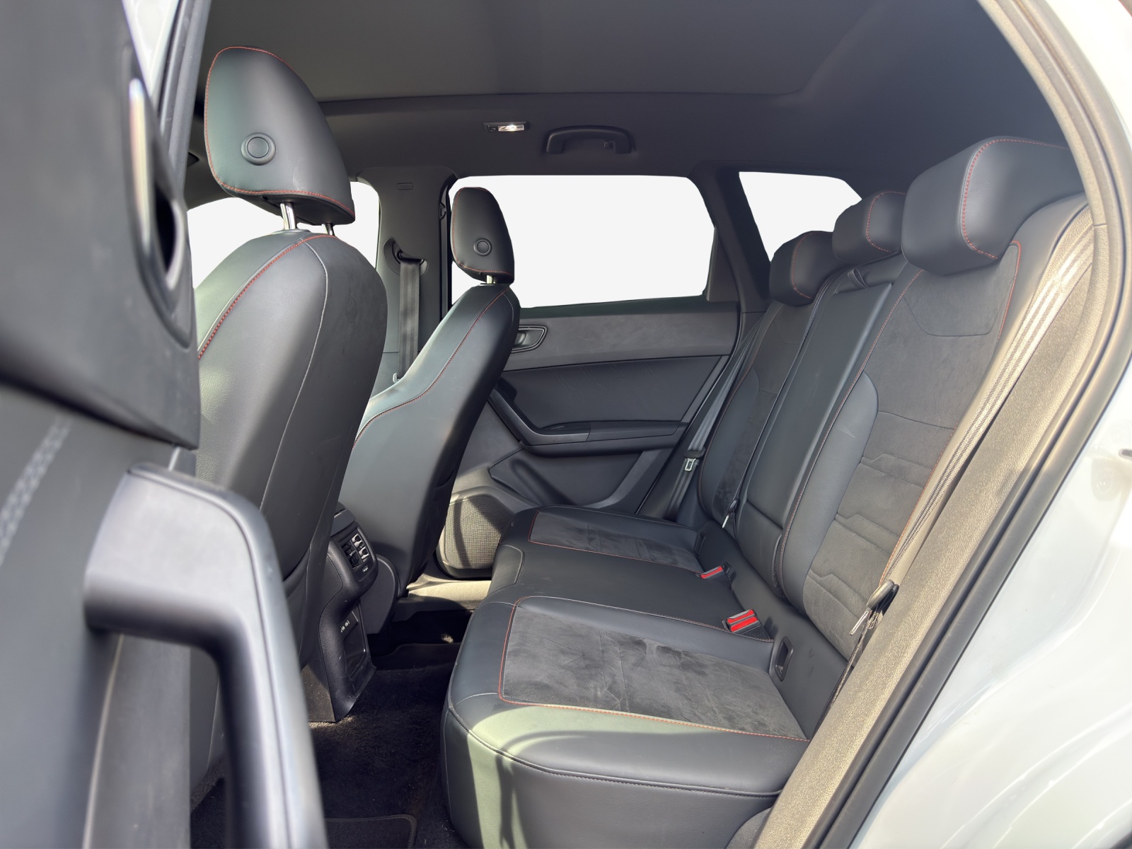 SEAT Ateca 2.0 TSI Hola FR 4Drive DSG-image-11