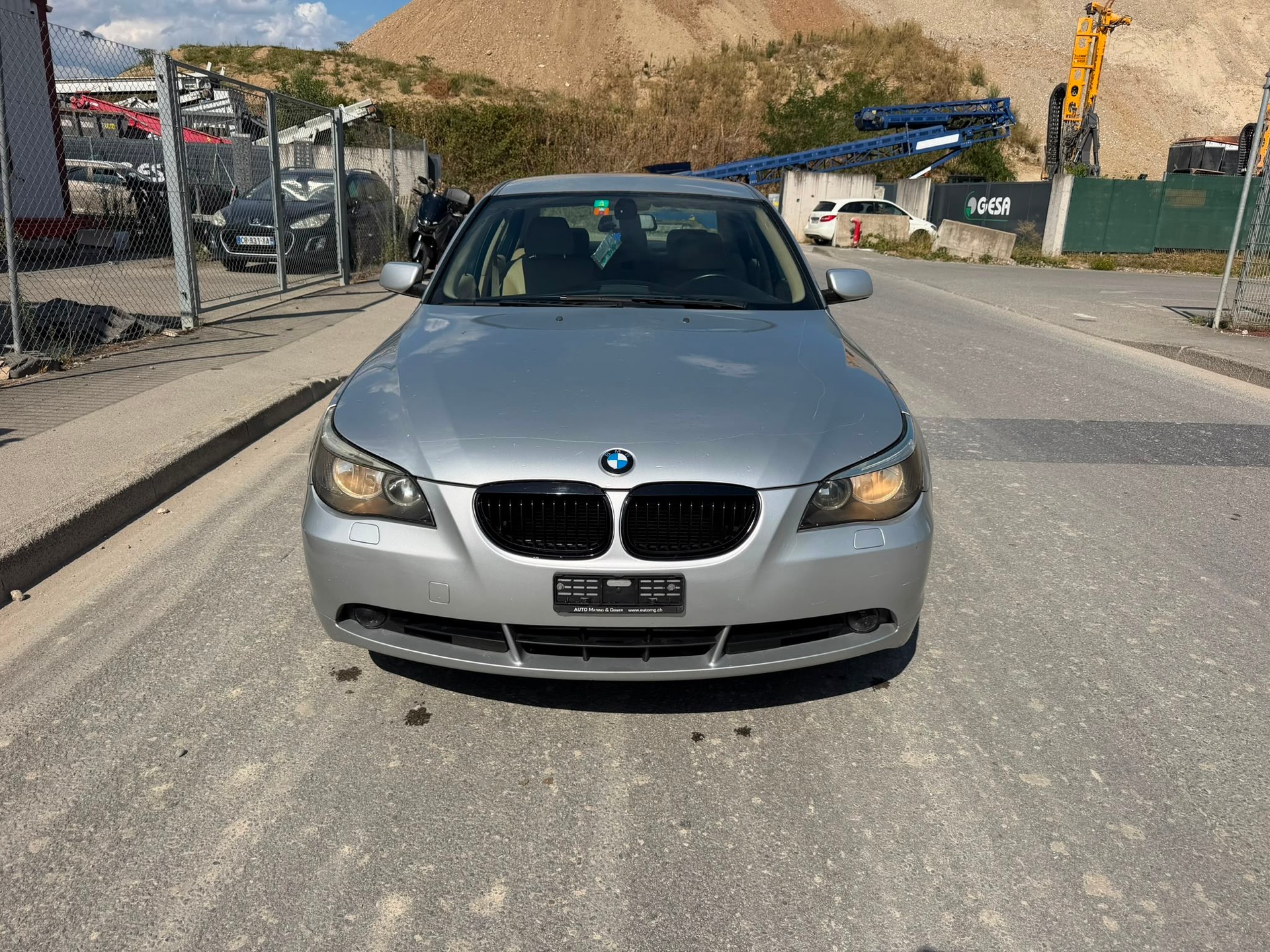 BMW 525xi-image-0