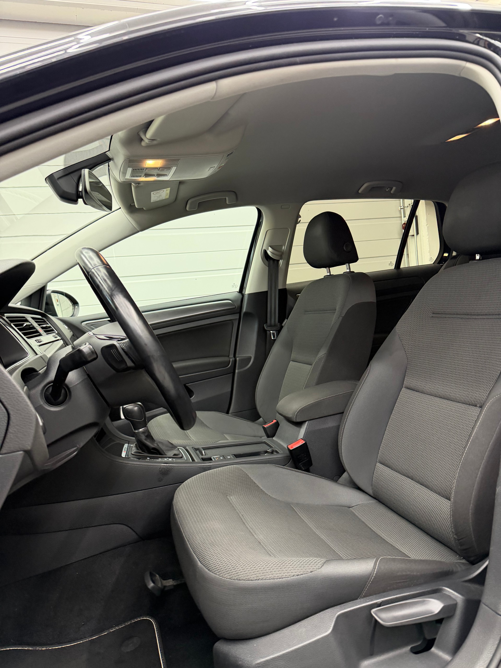 VW Golf 2.0 TDI Comfortline 4Motion DSG-image-5