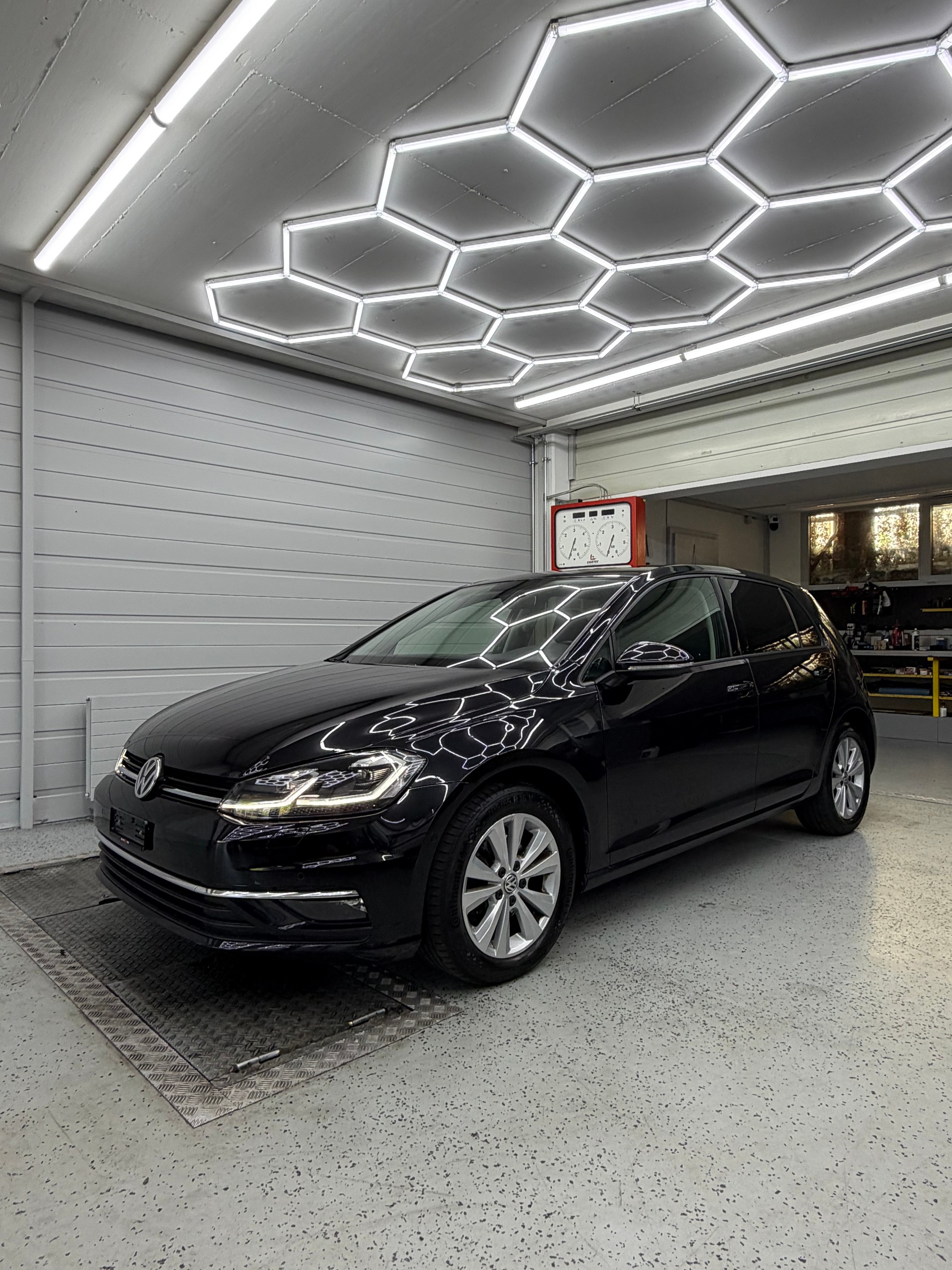 VW Golf 2.0 TDI Comfortline 4Motion DSG-image-0