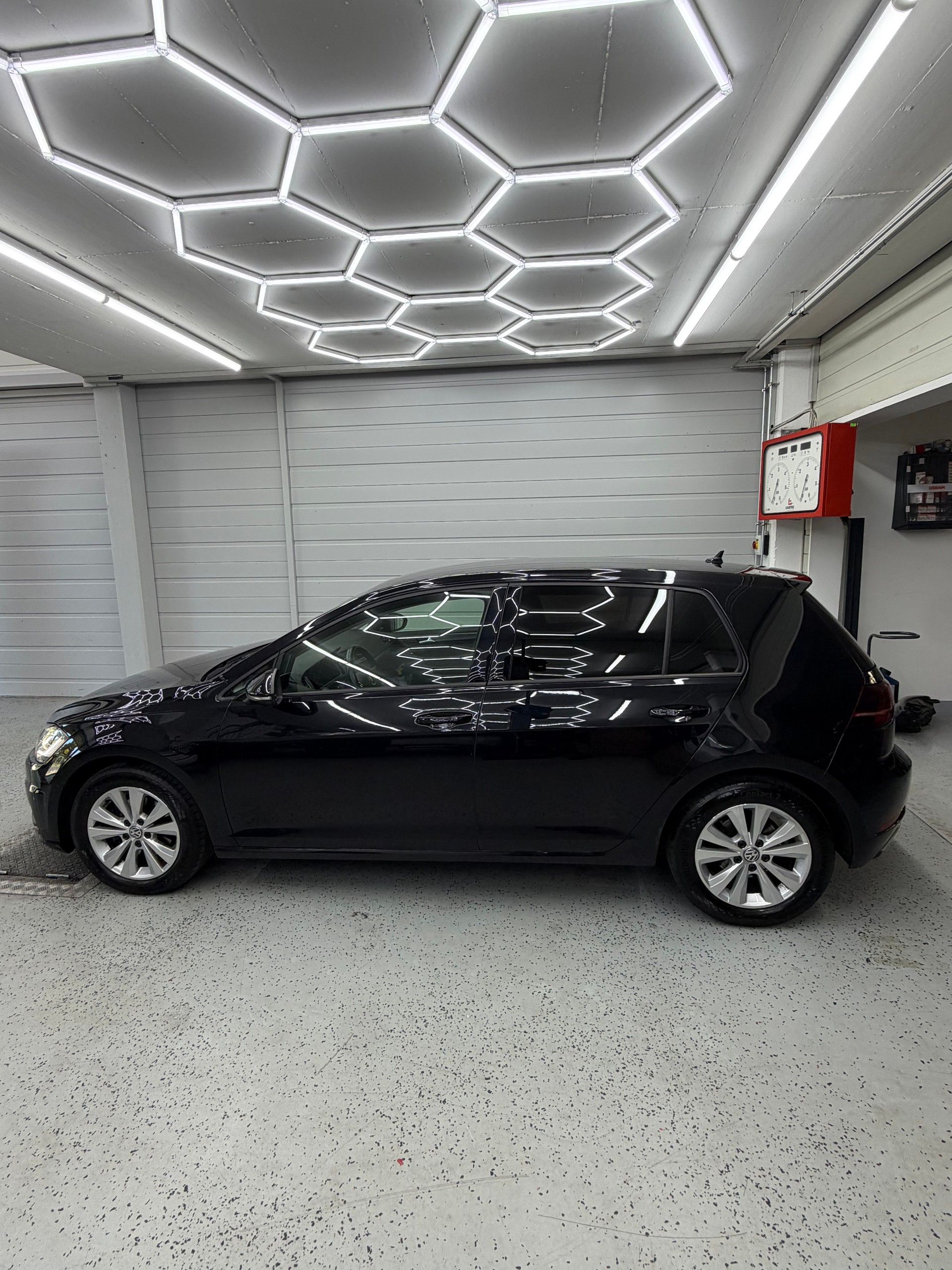 VW Golf 2.0 TDI Comfortline 4Motion DSG-image-2
