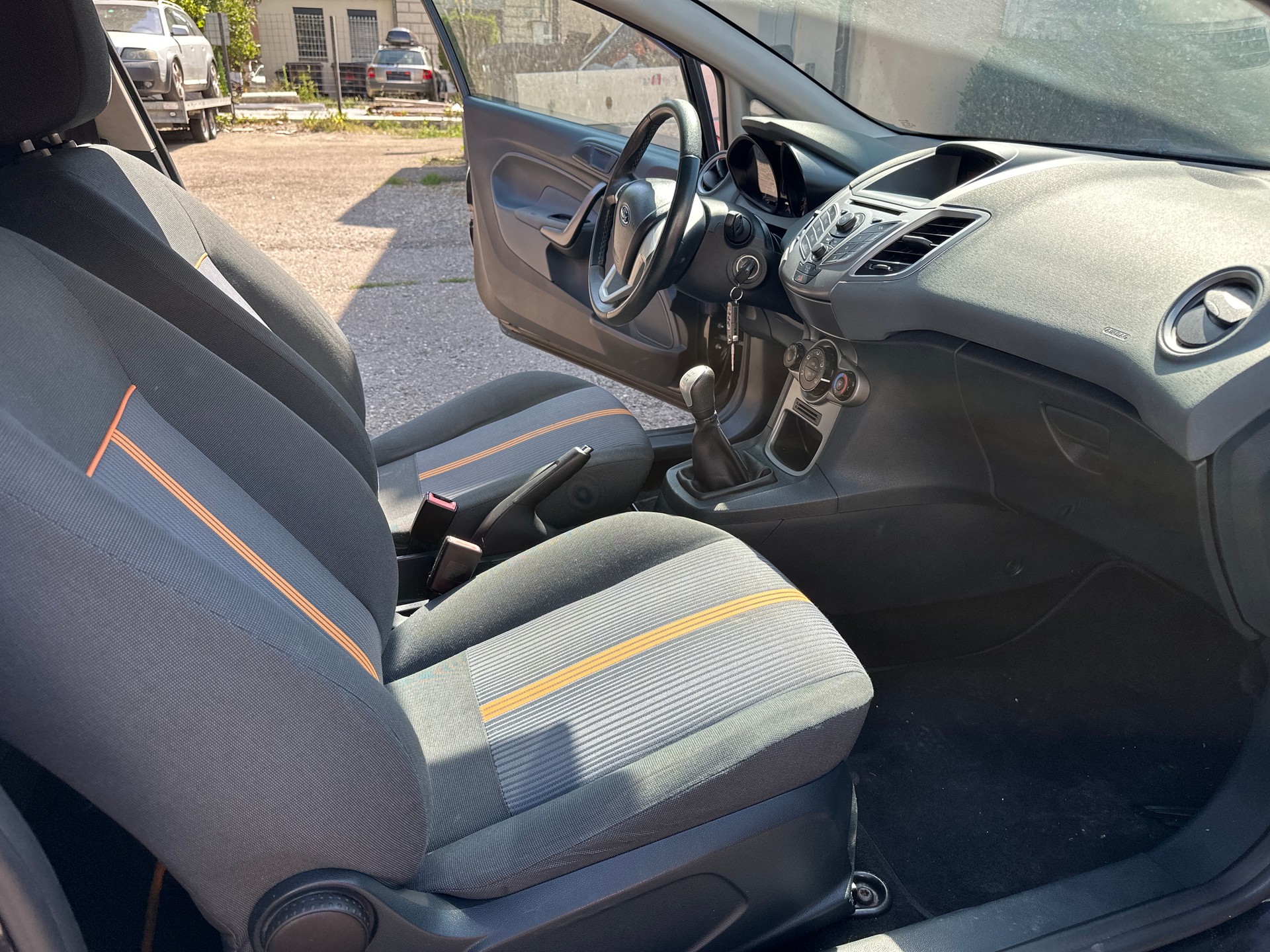 FORD Fiesta 1.25 16V Titanium-image-11