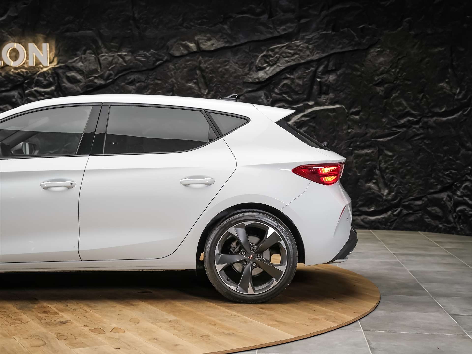 CUPRA LEON 2.0 TDI DSG *NEUES MODELL*Werksgarantie*Lenkradheizung*Assistenten*-image-16