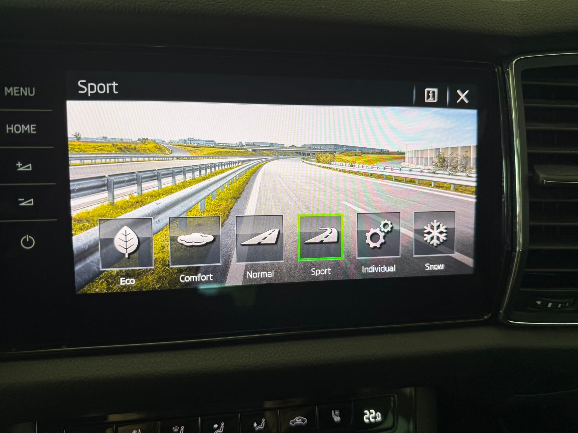 SKODA Kodiaq 2.0 TDI CR Style 4x4 DSG, 7-Sitzer, 8-fach bereift-image-28