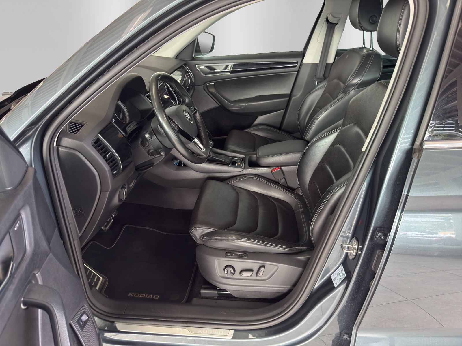 SKODA Kodiaq 2.0 TDI CR Style 4x4 DSG, 7-Sitzer, 8-fach bereift-image-8