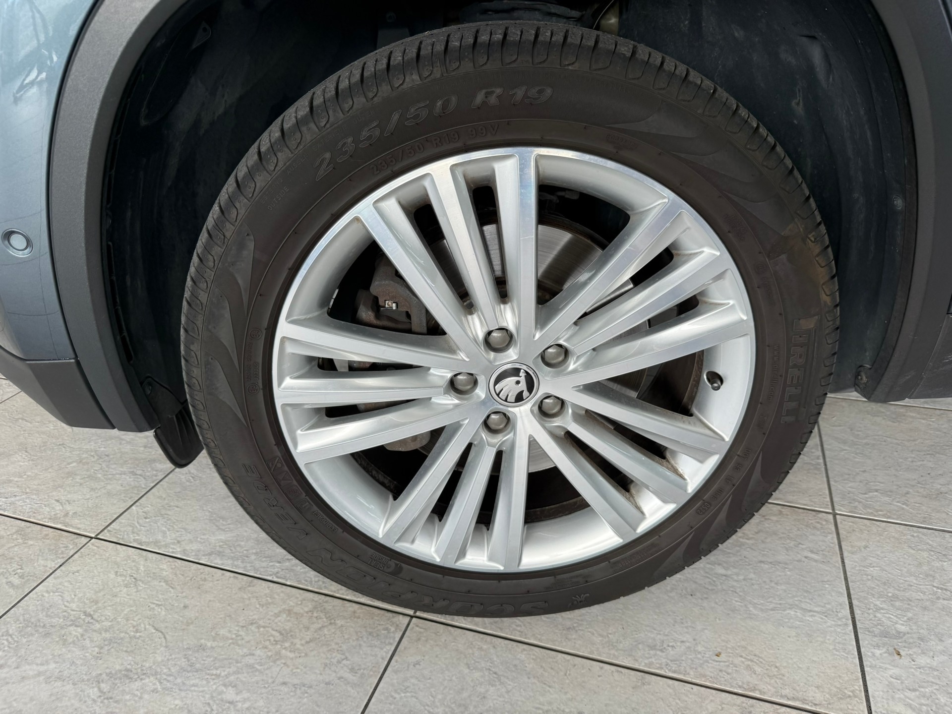 SKODA Kodiaq 2.0 TDI CR Style 4x4 DSG, 7-Sitzer, 8-fach bereift-image-29
