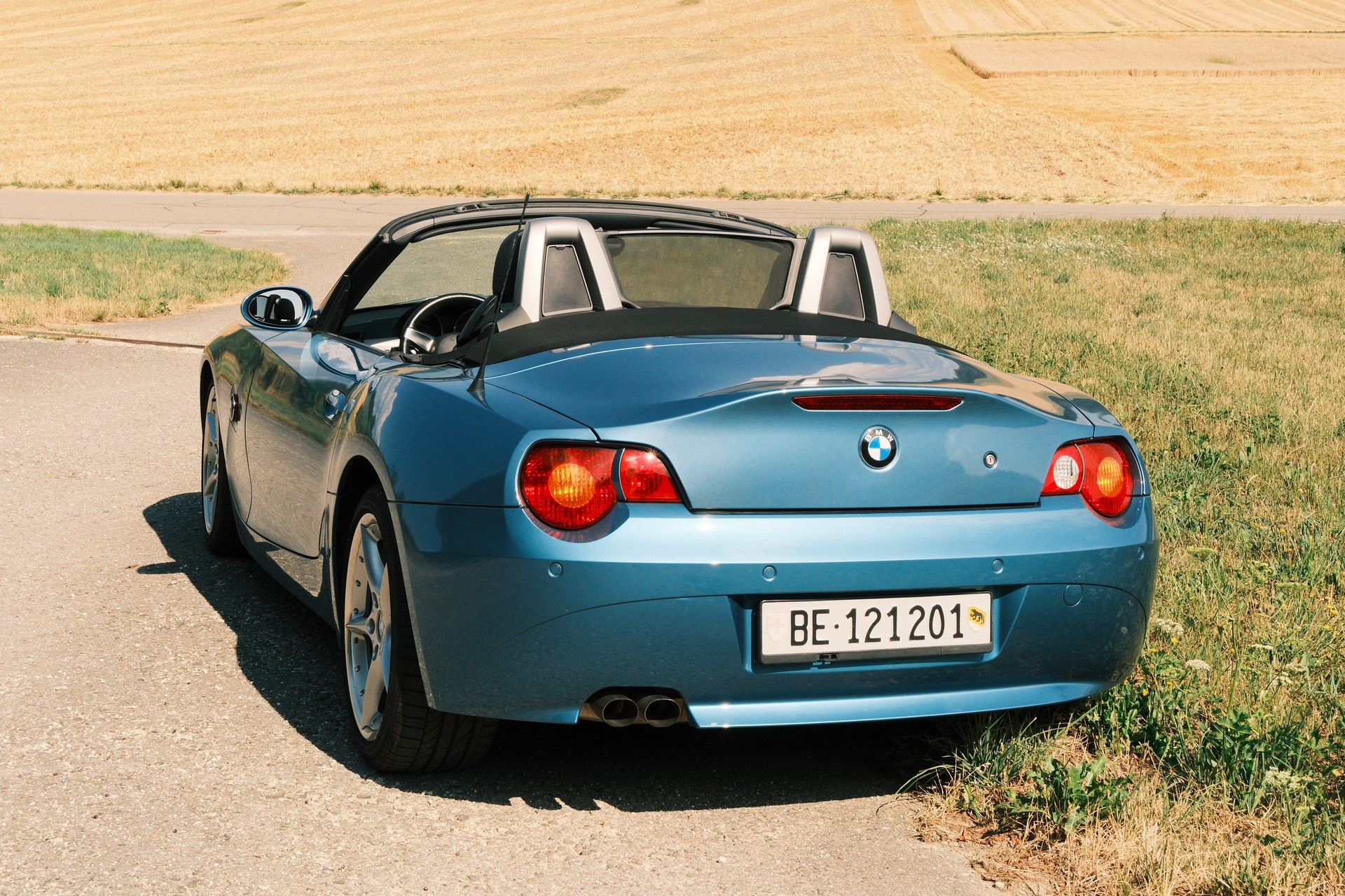 BMW 3.0i-image-1