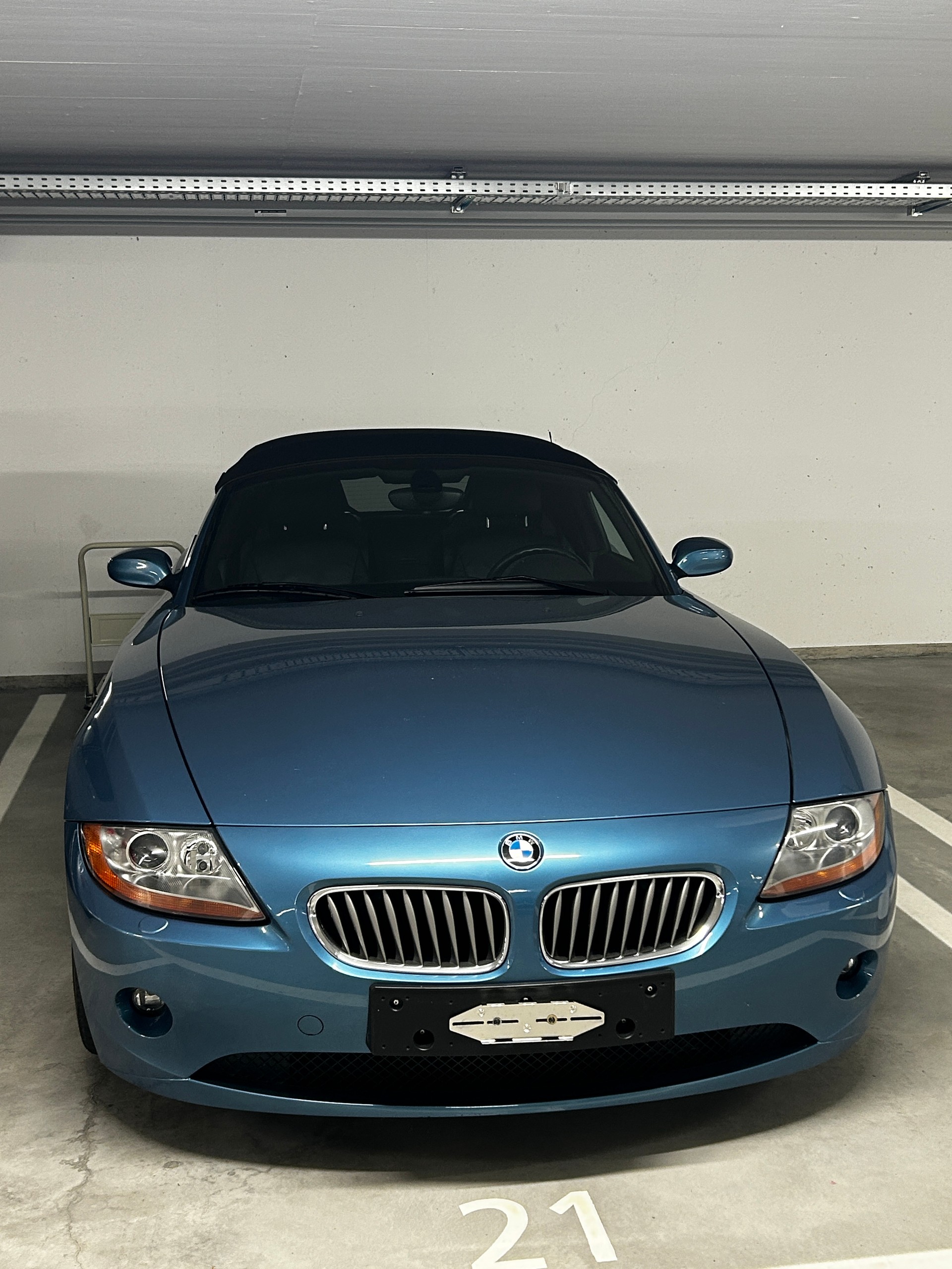 BMW 3.0i-image-5