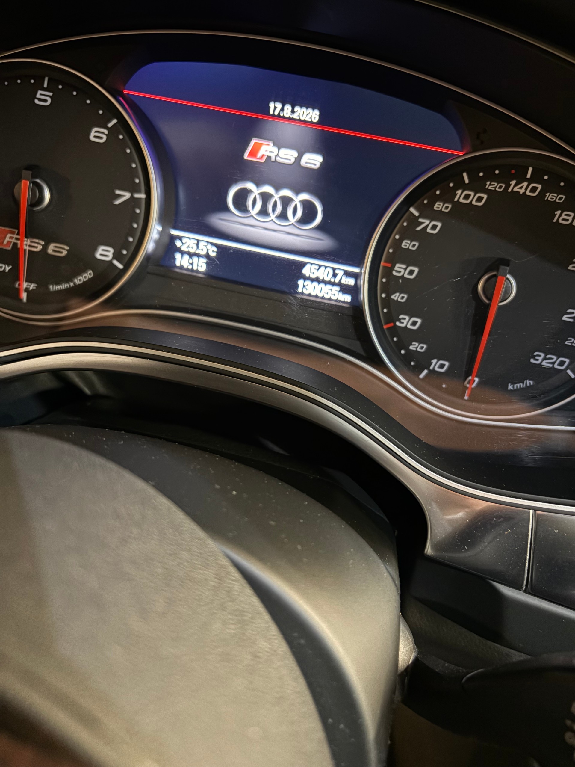 AUDI RS 6 4.0 V8 TFSI perform. qu. T-Tr.-image-4