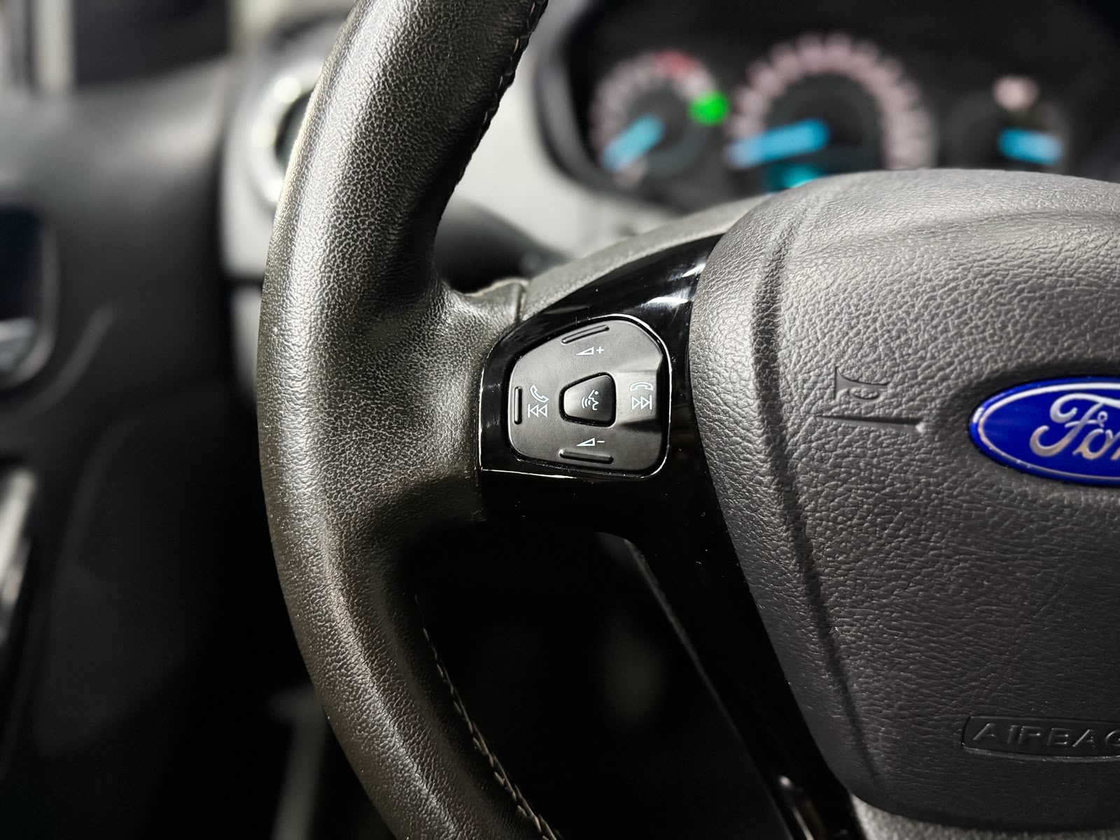 FORD KA+ 1.2 Ti-VCT Cool&Sound-image-11