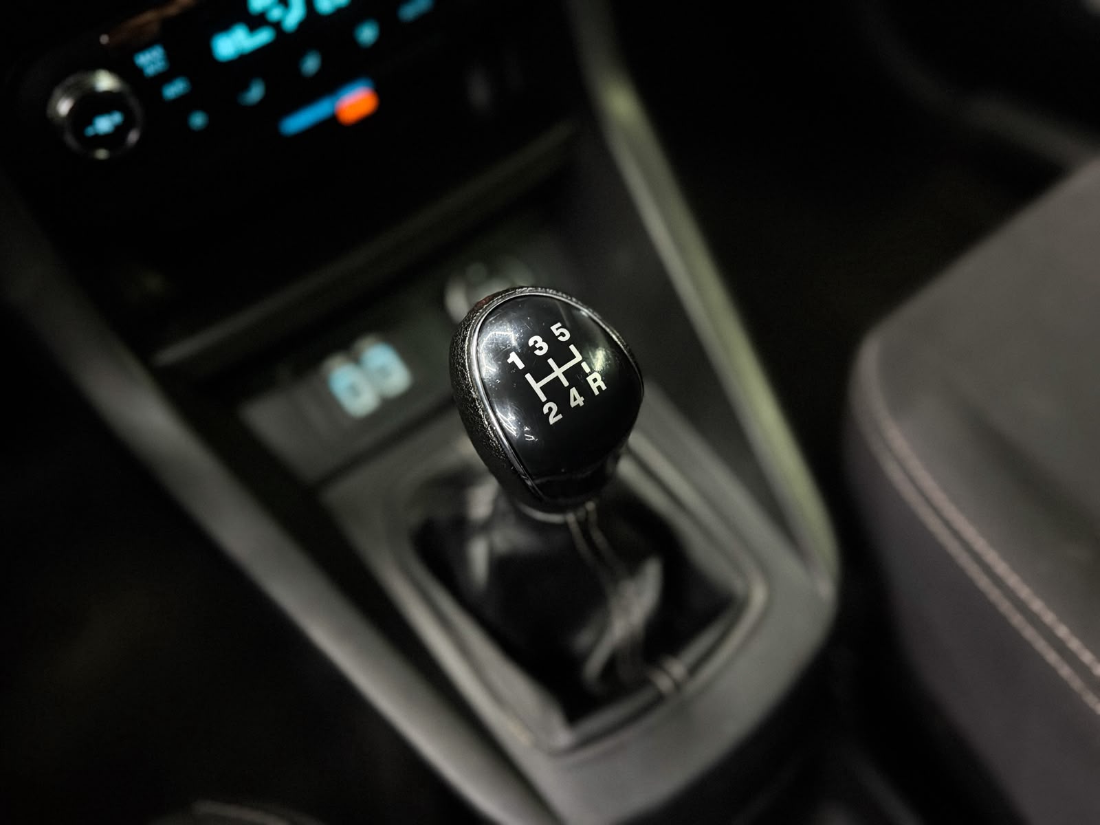 FORD KA+ 1.2 Ti-VCT Cool&Sound-image-17