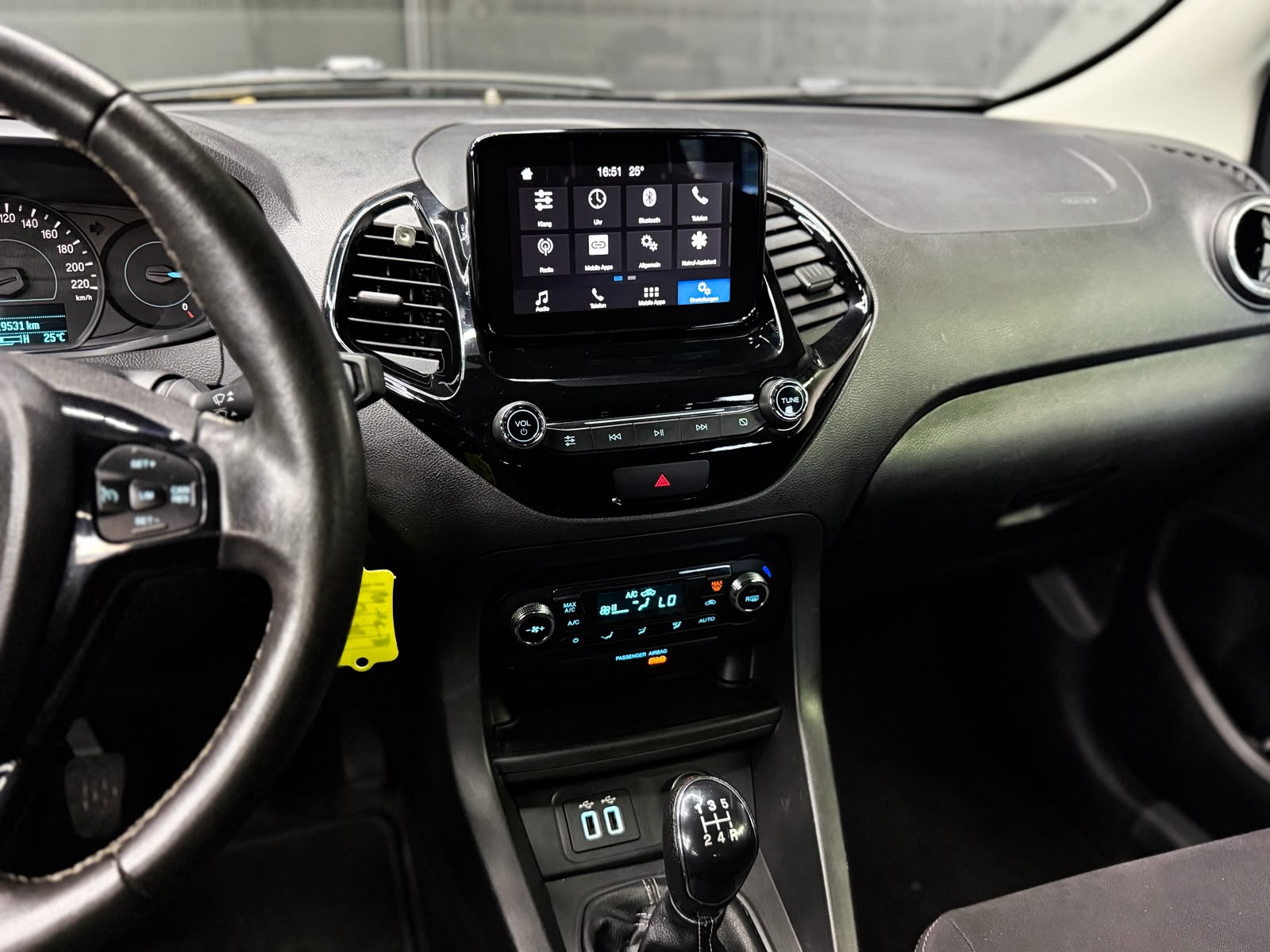 FORD KA+ 1.2 Ti-VCT Cool&Sound-image-13