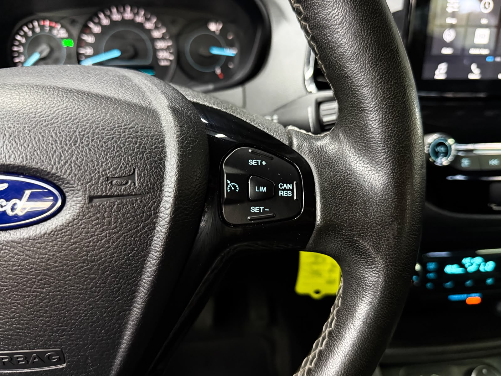 FORD KA+ 1.2 Ti-VCT Cool&Sound-image-12